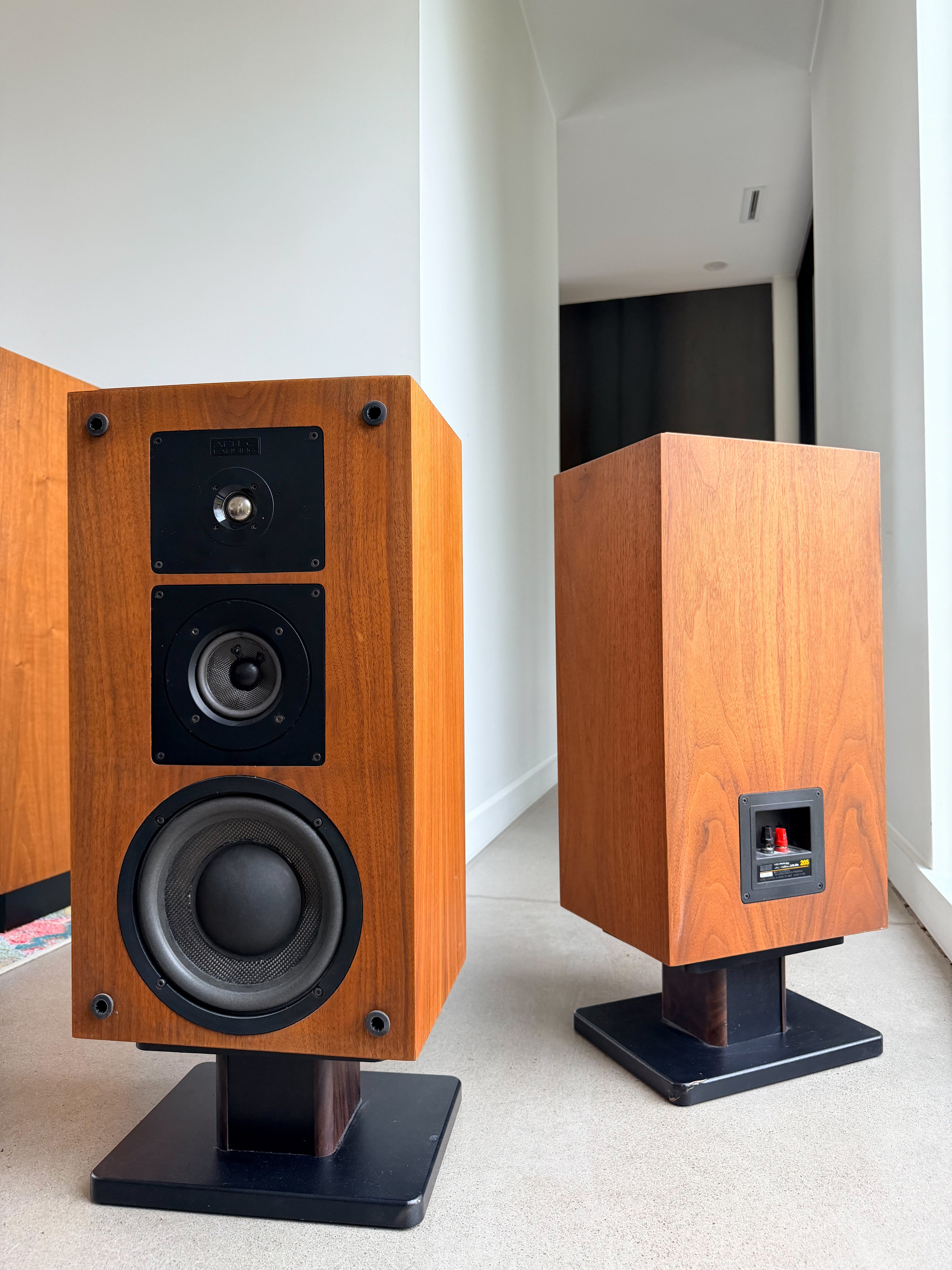 Altec 205 _Floorstanding Speakers