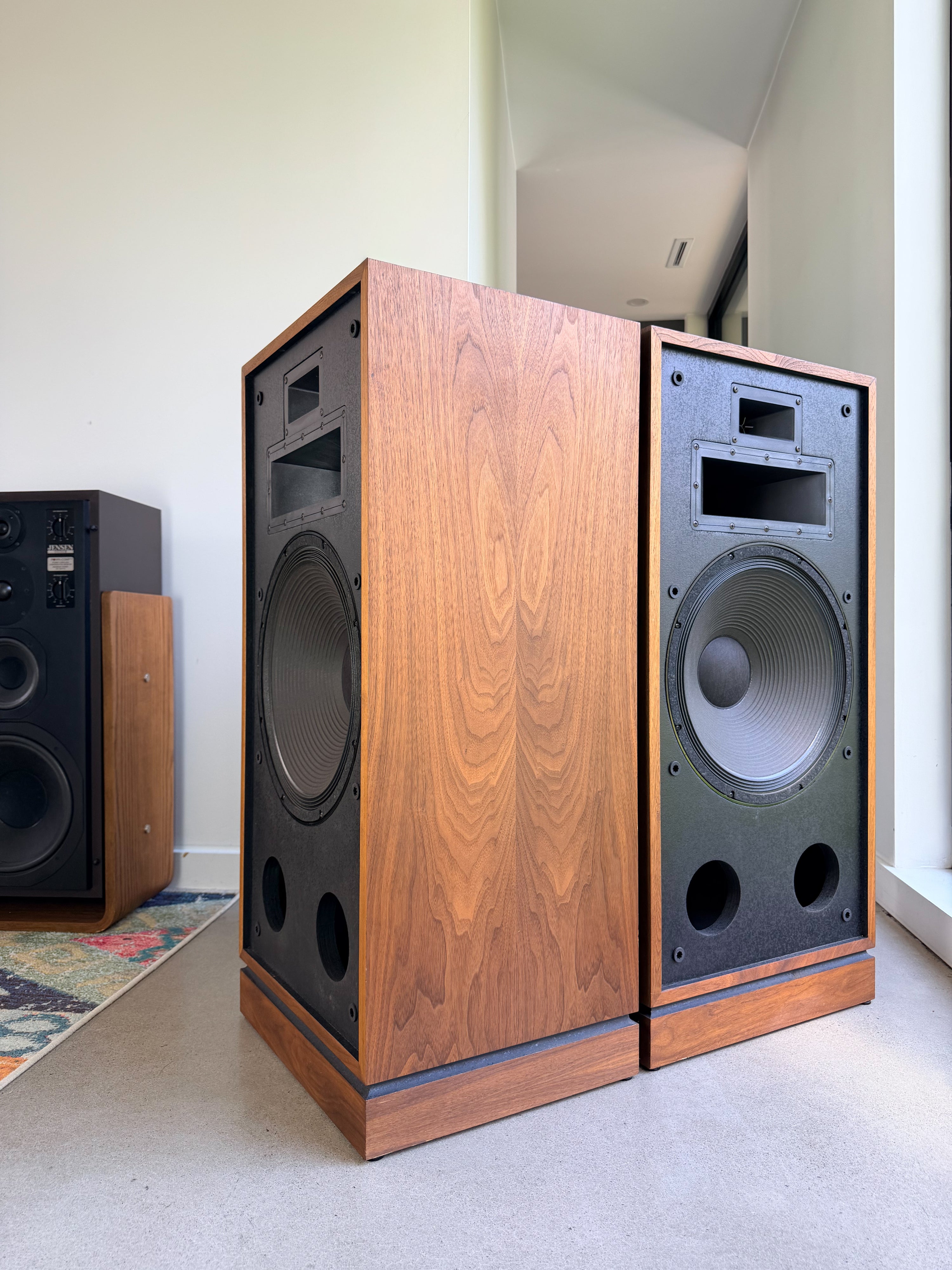 Klipsch Chorus _Floorstanding speakers