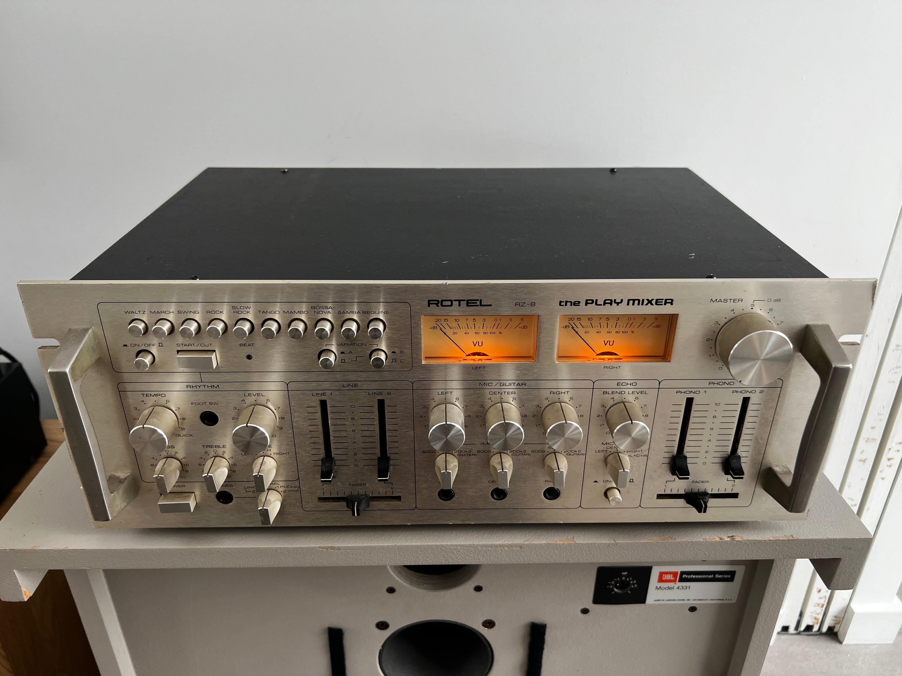 Rotel RZ-8 _Mixer/Préamplificateur