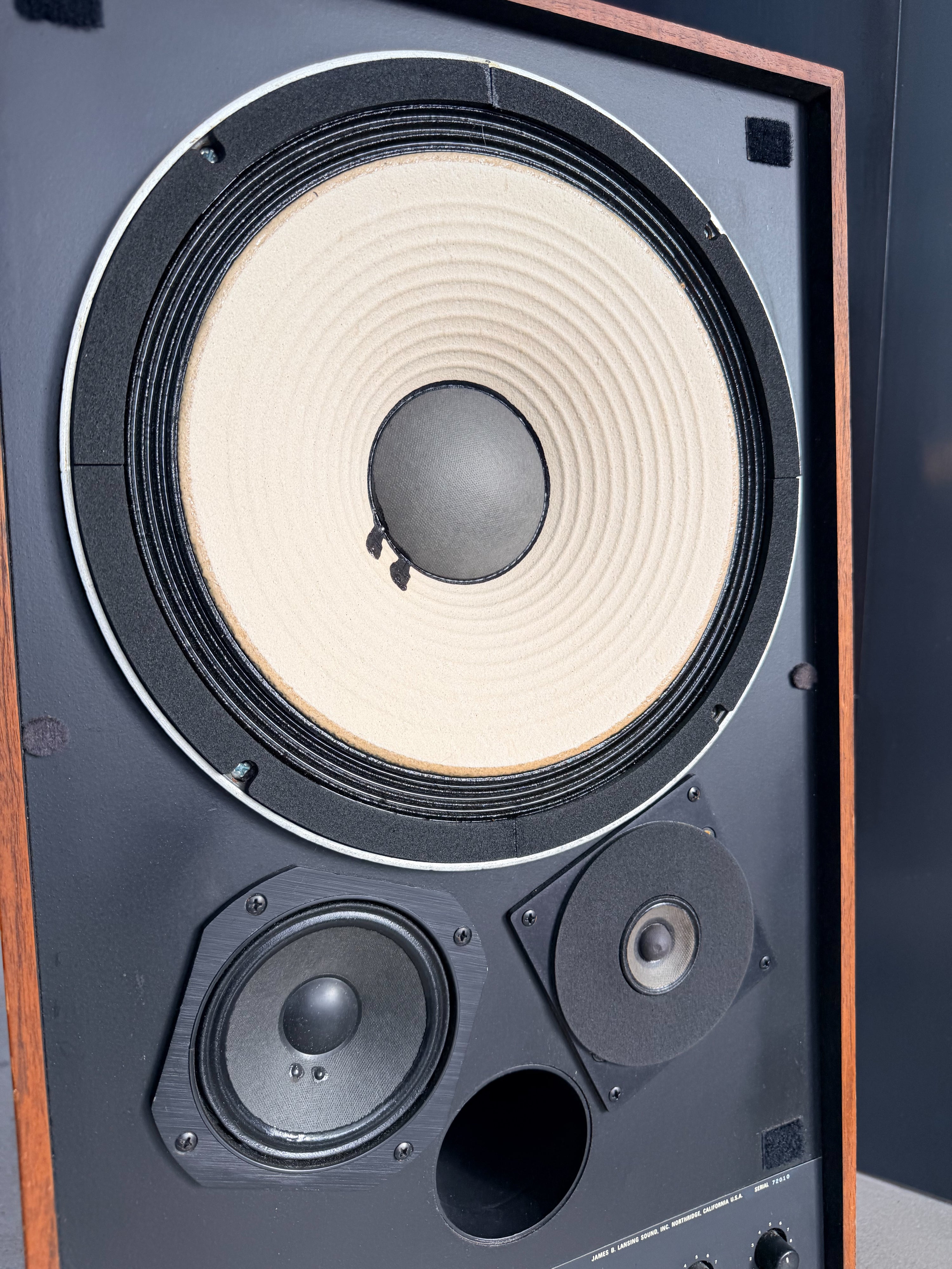JBL 4311 WX _Floorstanding speakers