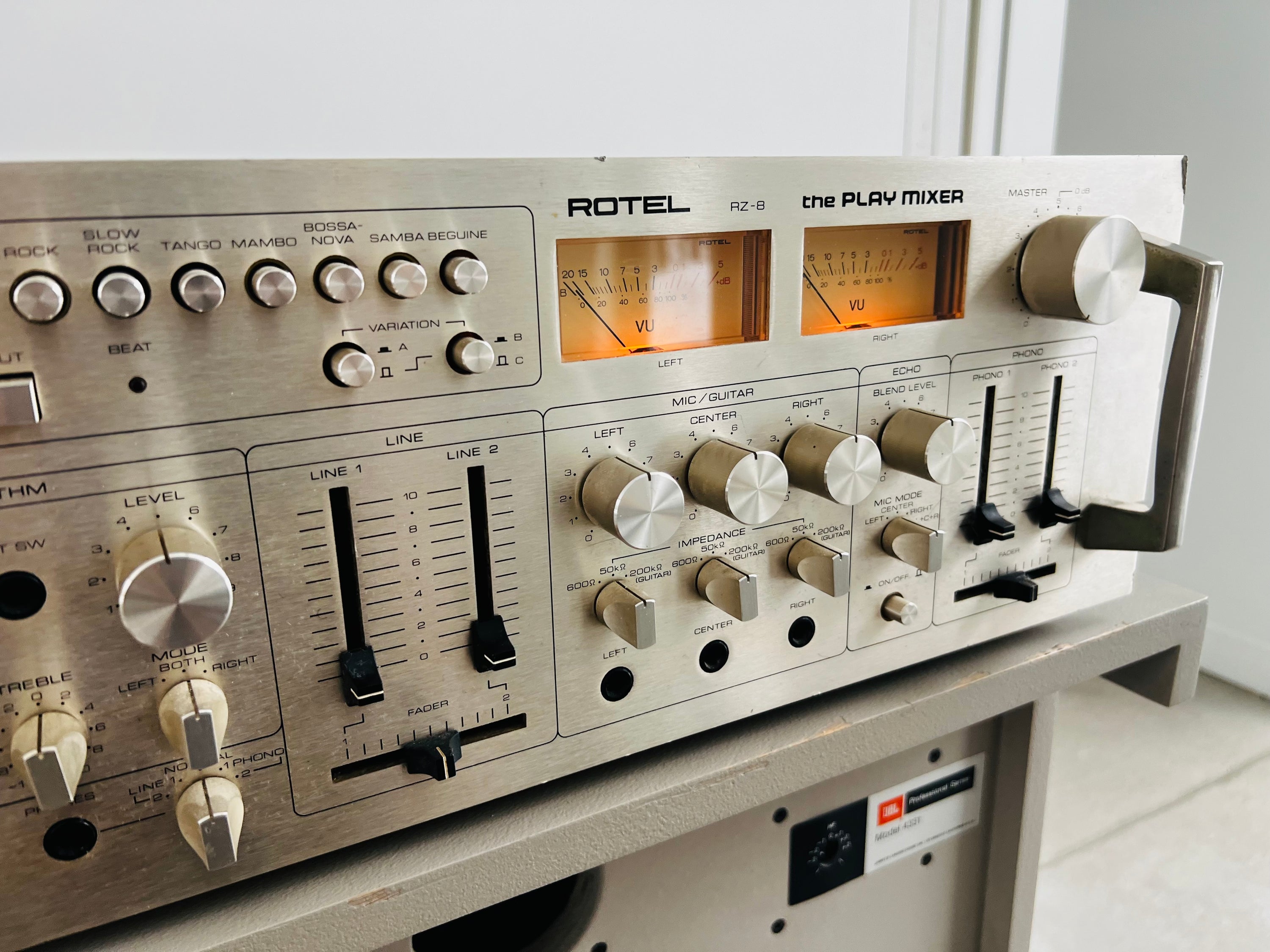 Rotel RZ-8 _Mixer/Préamplificateur