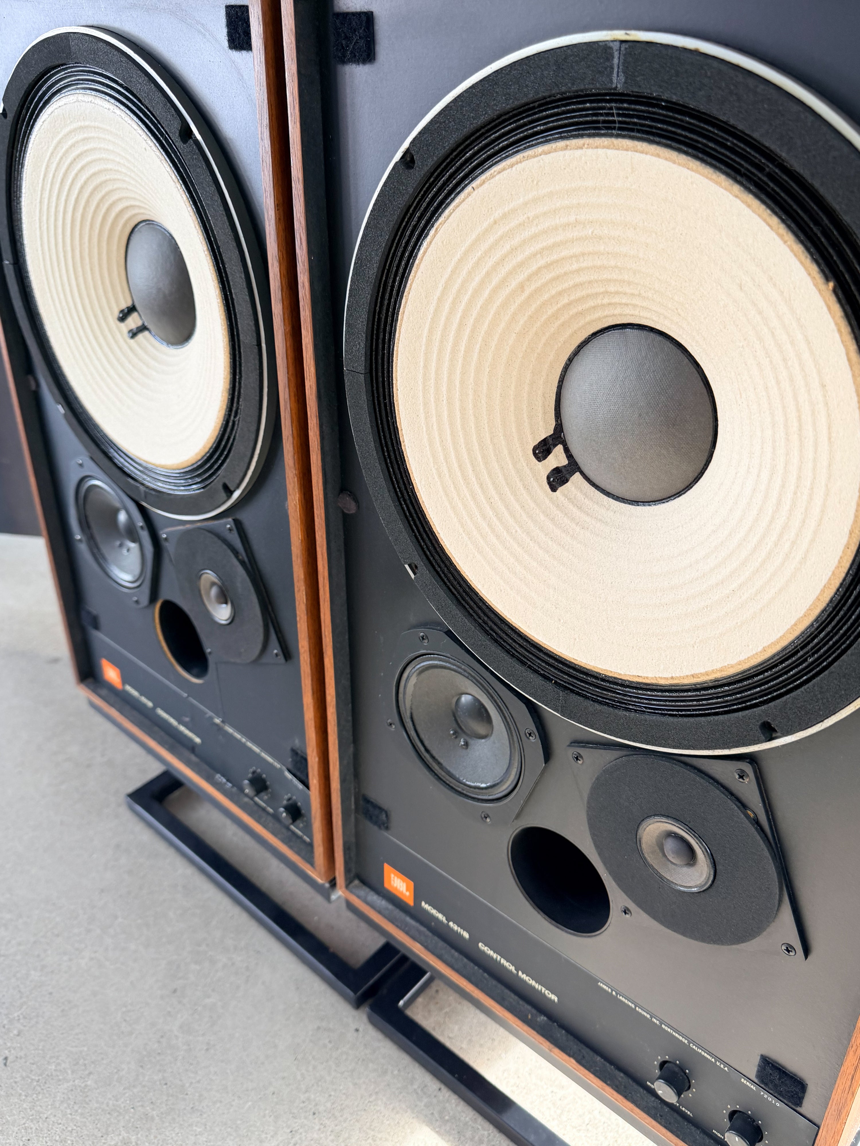 JBL 4311 WX _Floorstanding speakers