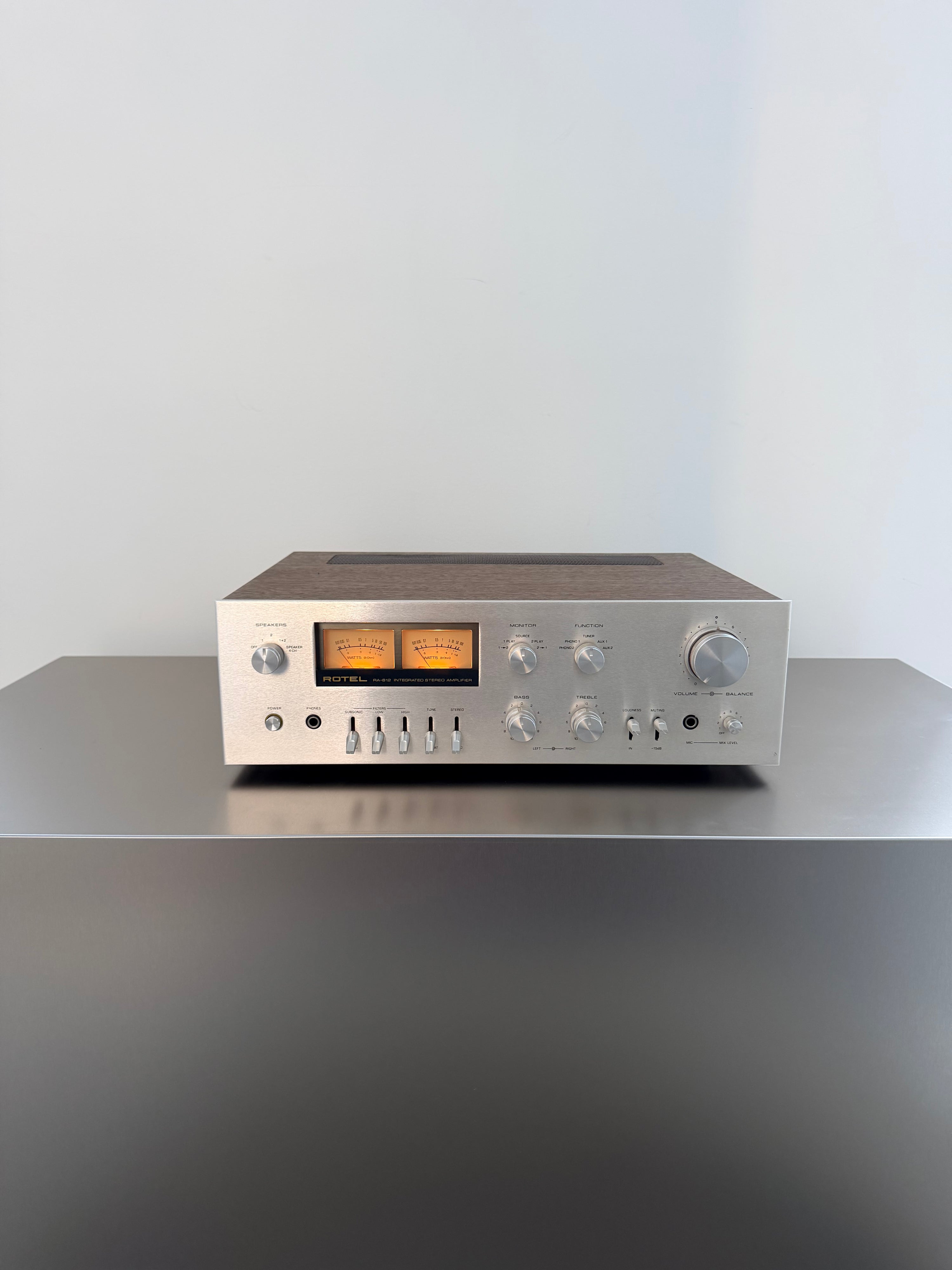 Rotel RA-812 _Amplificateur intégré