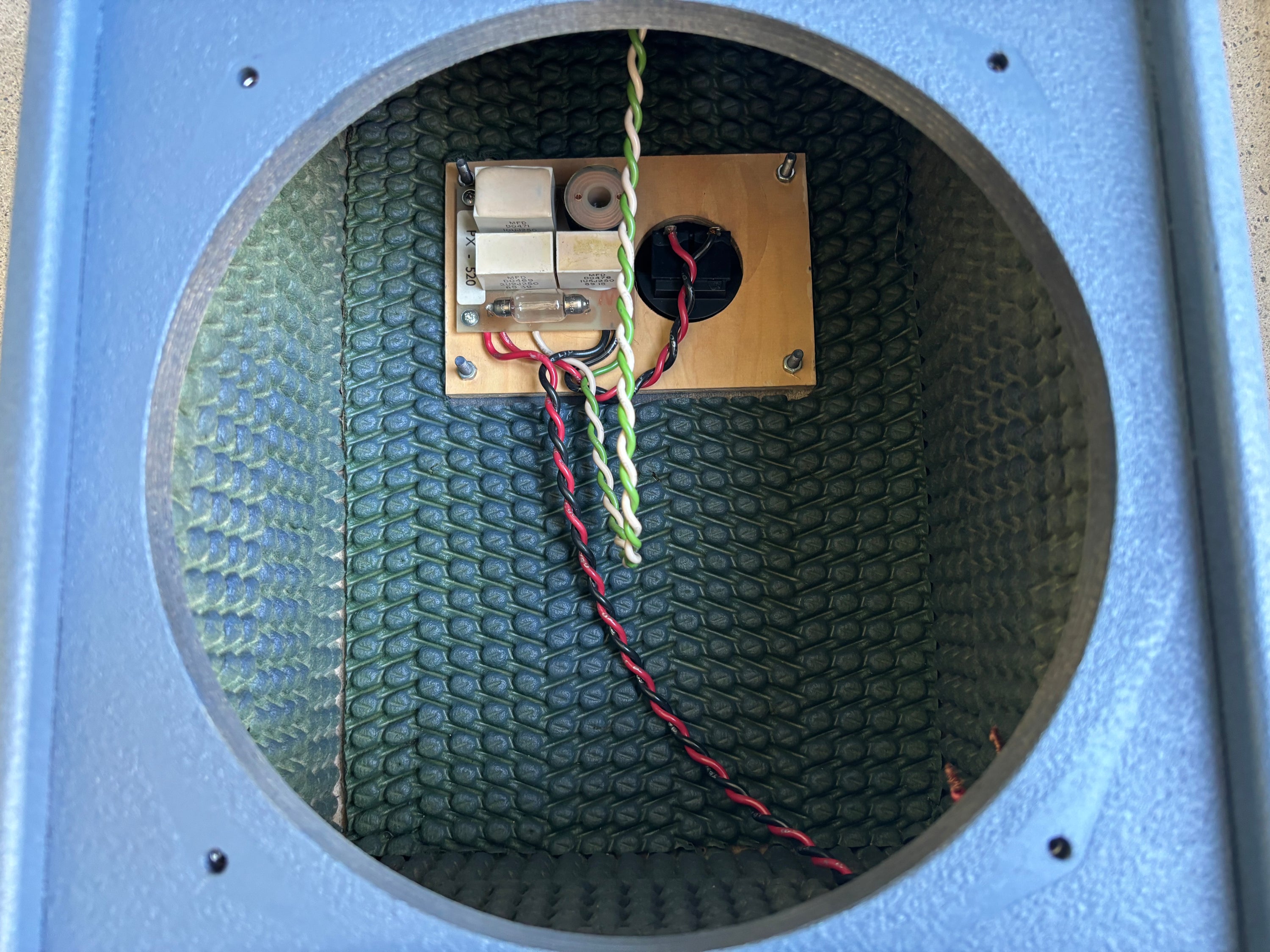 Turbosound TXD-520 (aka Funktion-One F101)_haut-parleurs professionnels