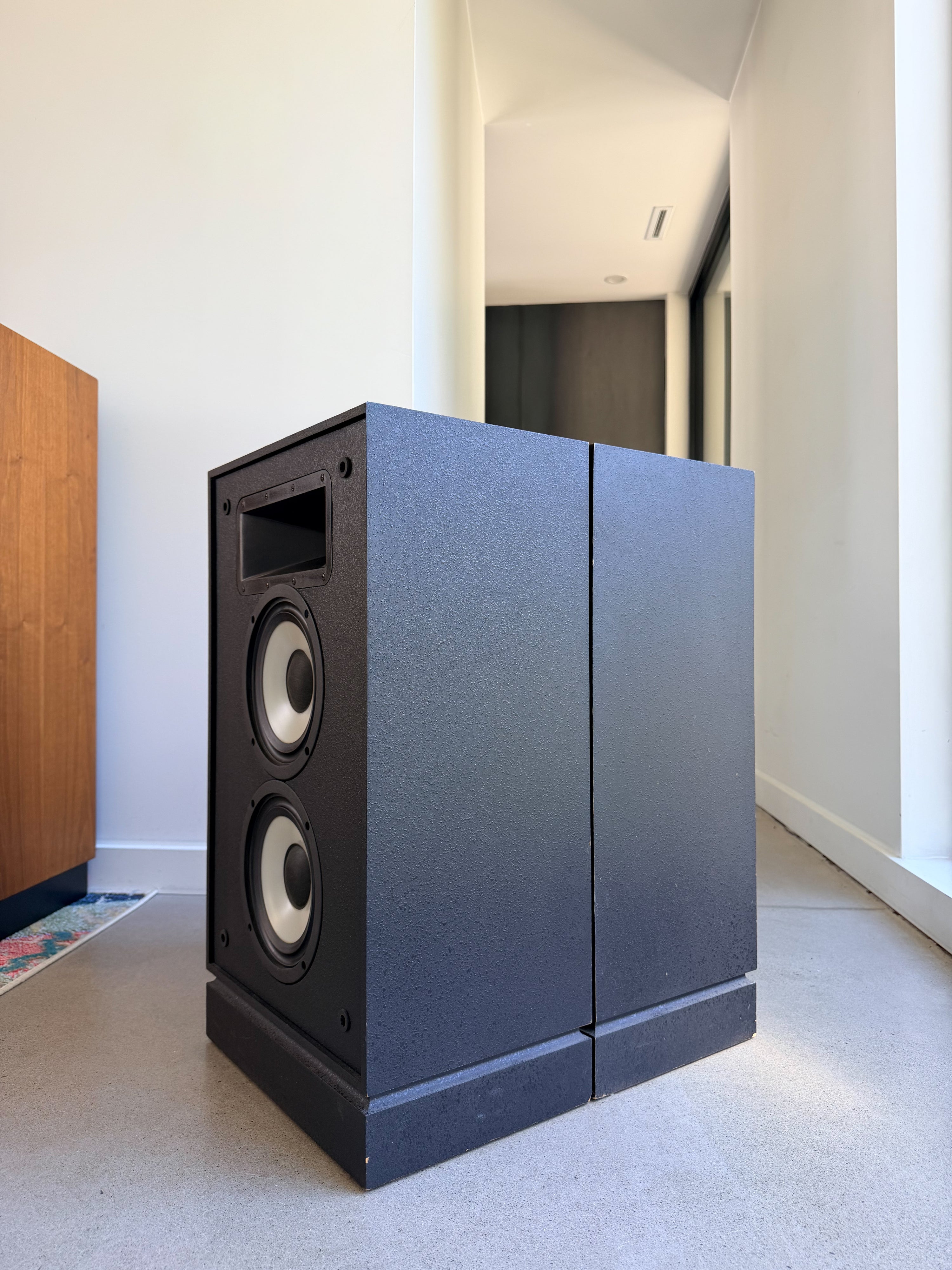 Klipsch KG4 _floorstanding speakers