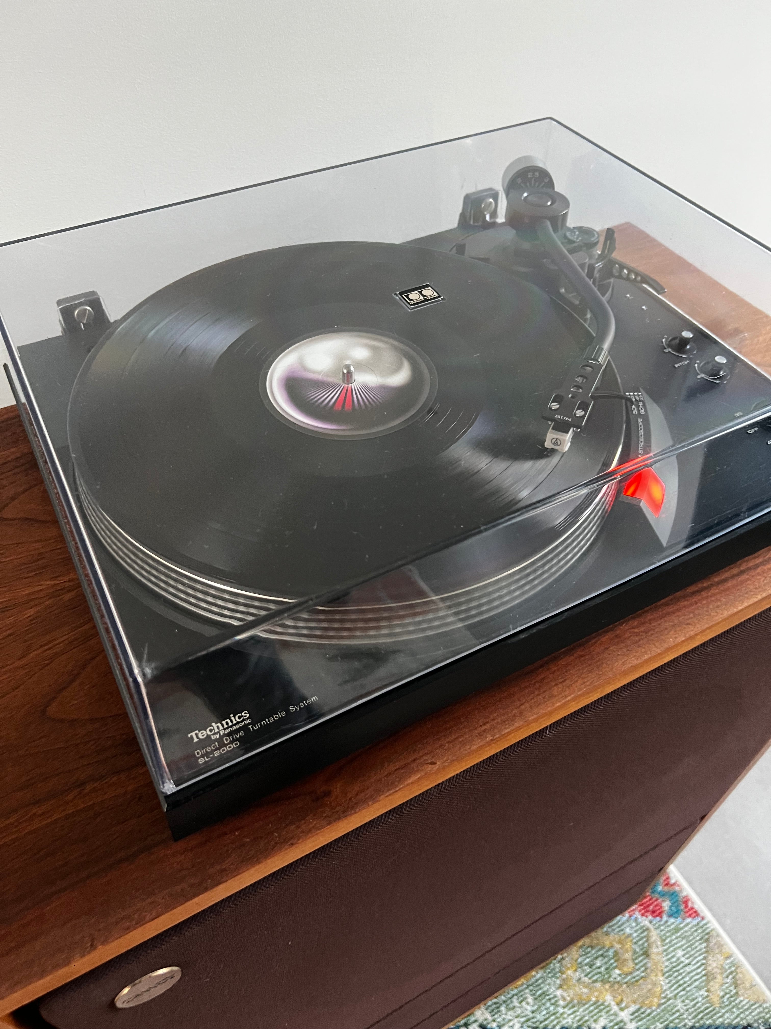 Technics SL-2000 _Table tournante à entraînement direct – image sonore