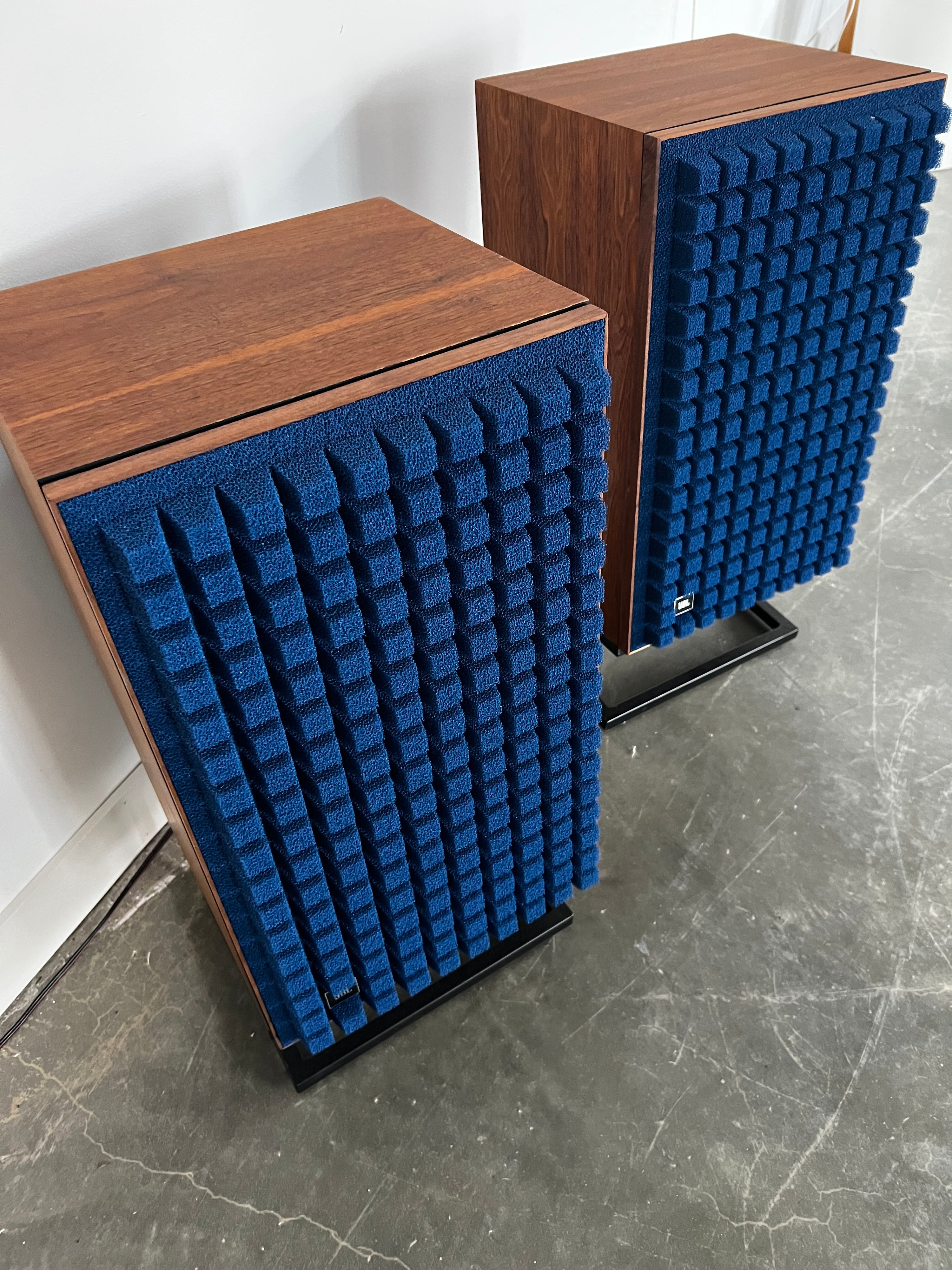 JBL L100 _Haut-Parleurs de plancher (grilles noires)