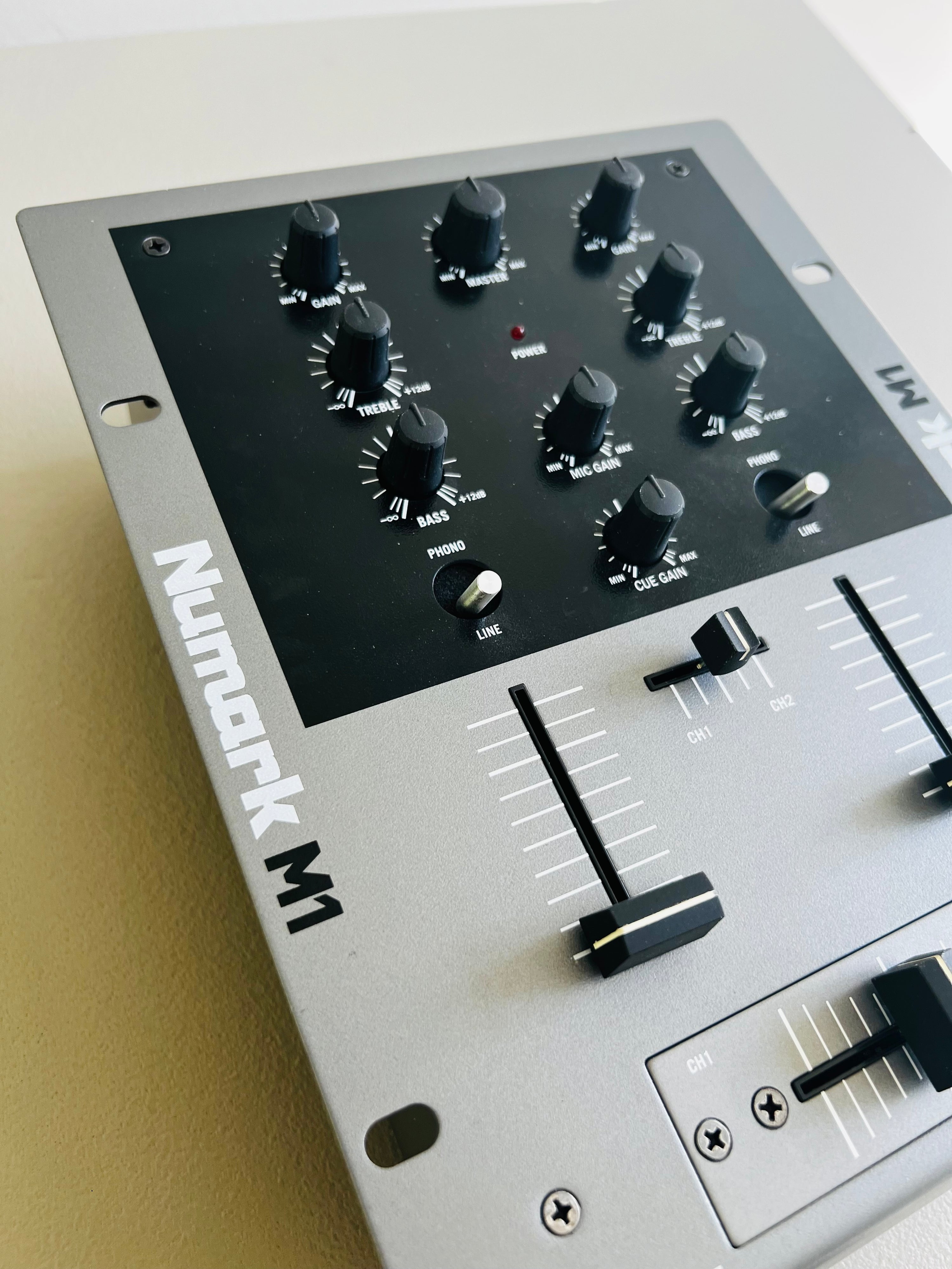 Numark M1 _Mixeur