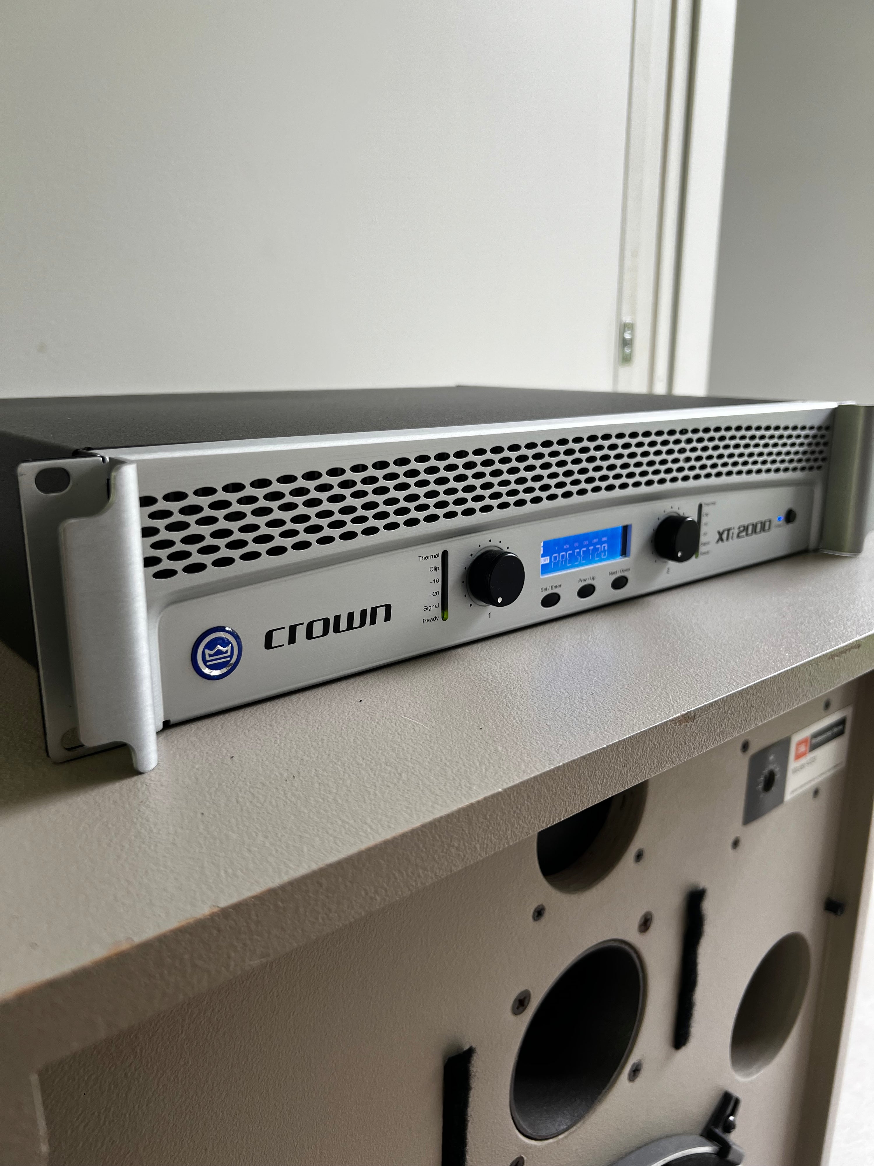 Crown Xti-2000 _Amplificateur de puissance
