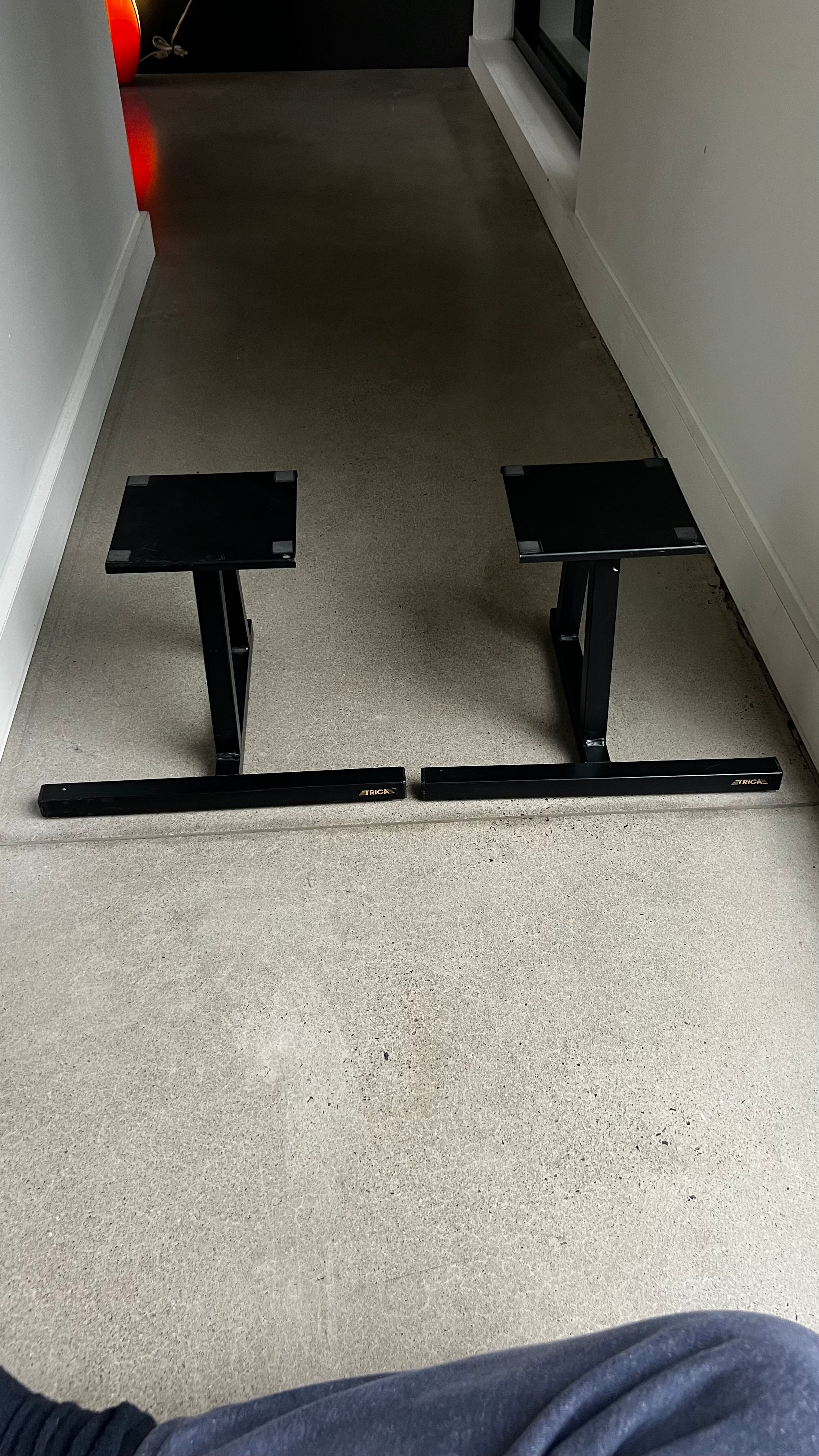 Trica _Paire de support d’acier pour haut-parleurs