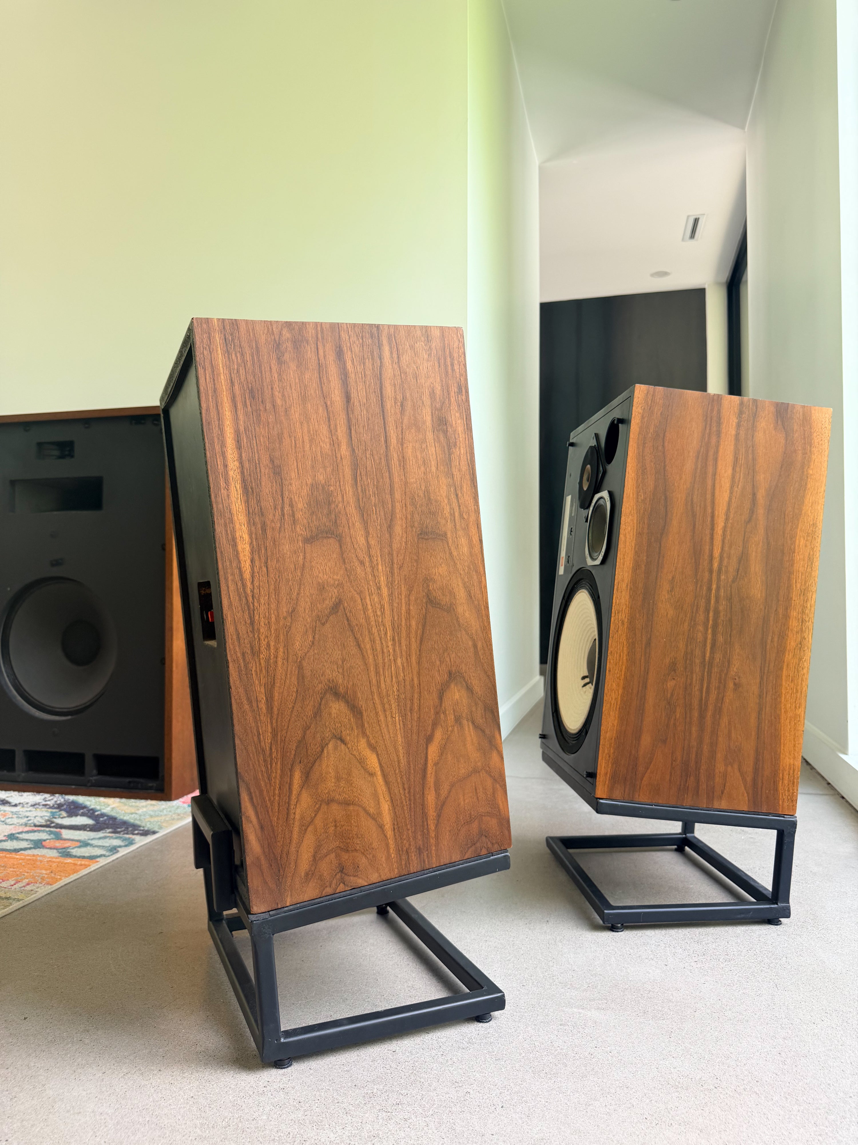JBL L100 _Floorstanding speakers