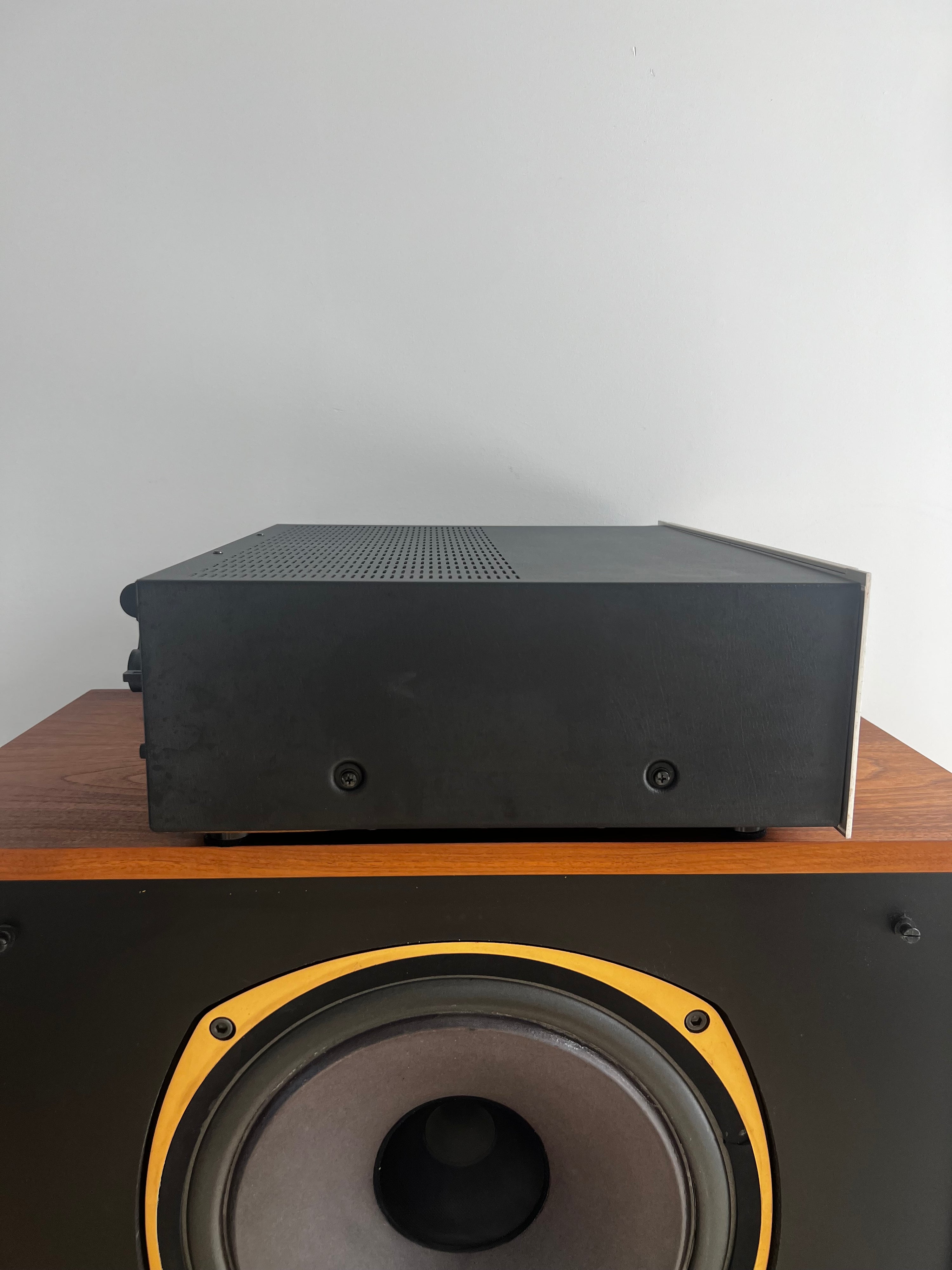 Marantz 1530 _Receiver amplifier