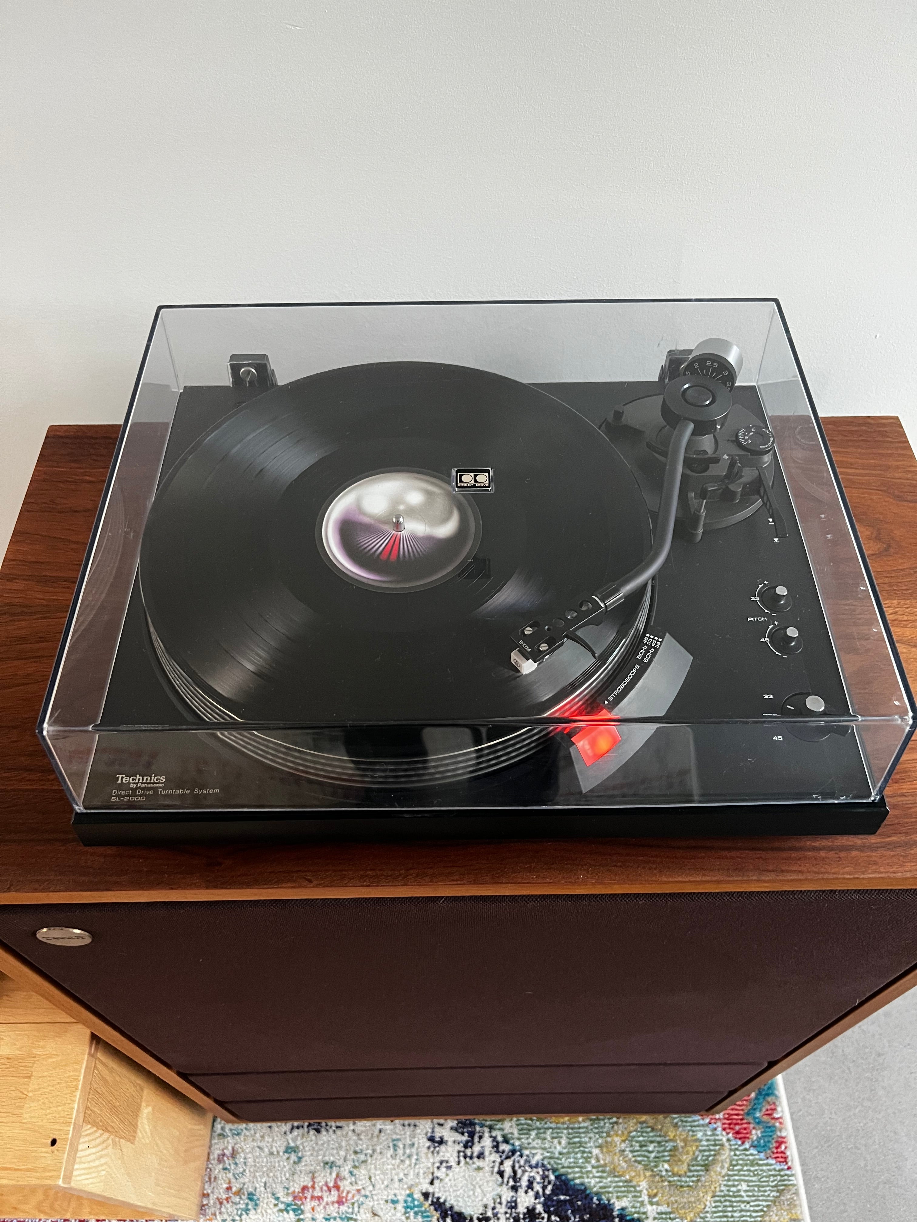 Technics SL-2000 ターンテーブル Technics SL-2000 _Table tournante à entraînement direct – image sonore
