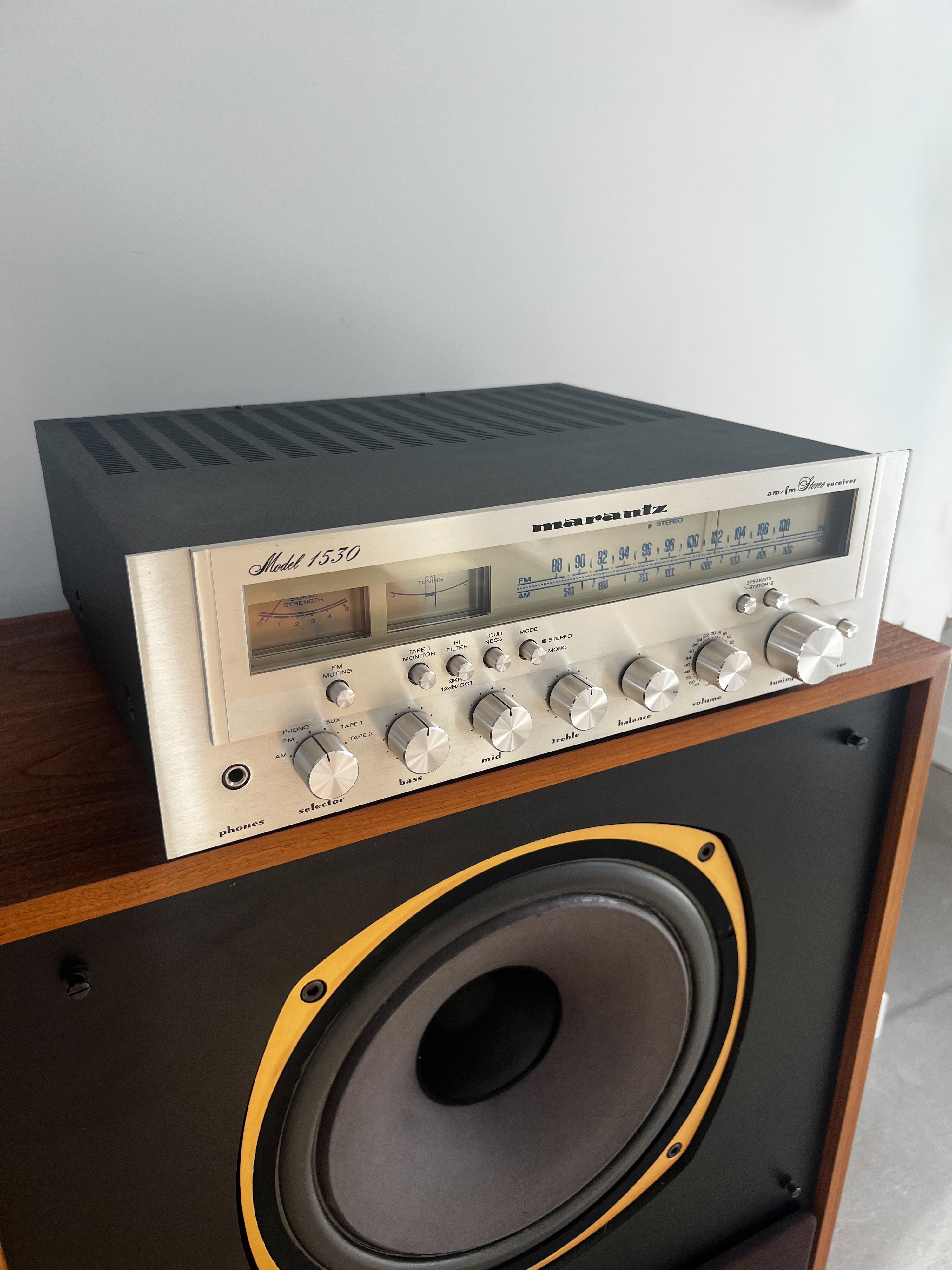 Marantz 1530 _Receiver amplifier