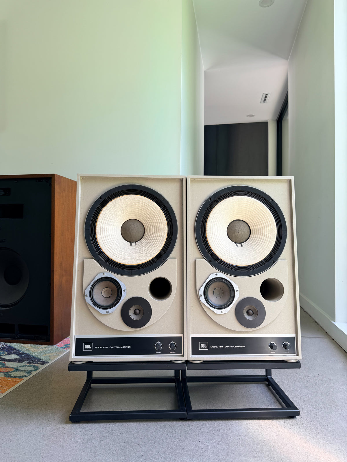 JBL 4310 _Floorstanding speakers