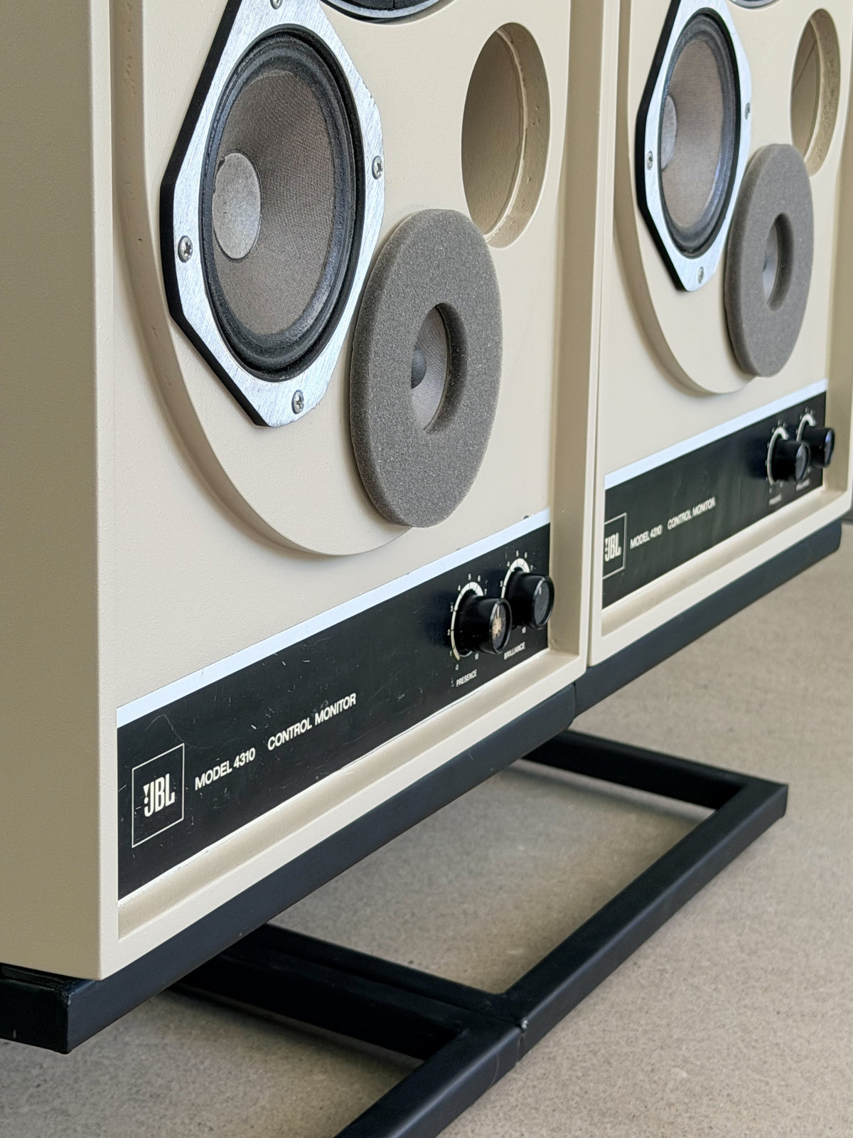 JBL 4310 _Floorstanding speakers