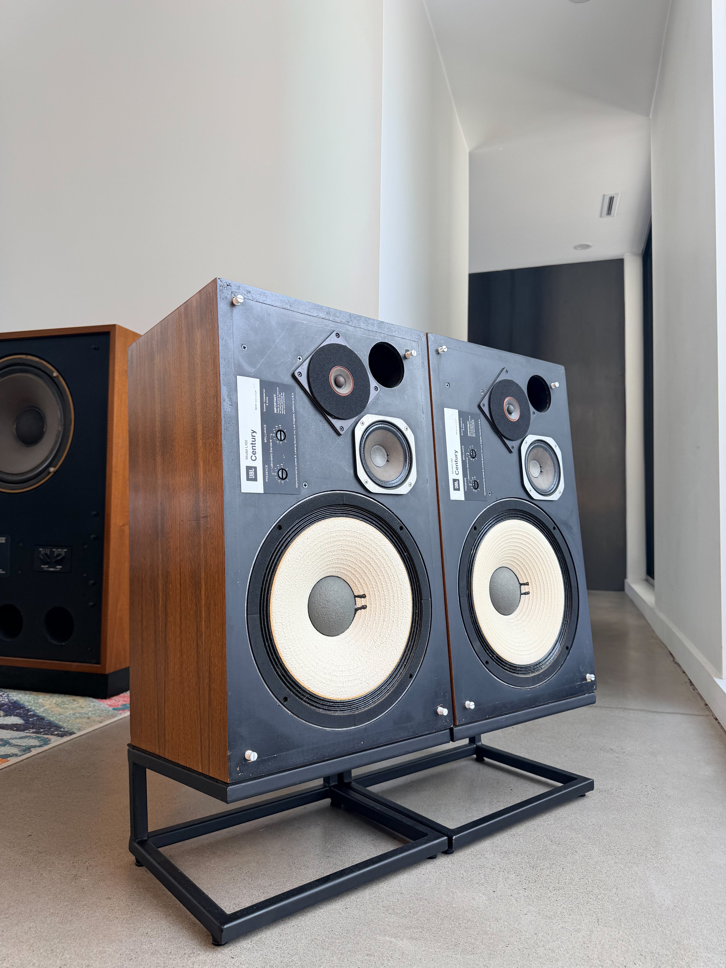 JBL L100 _Floorstanding speakers
