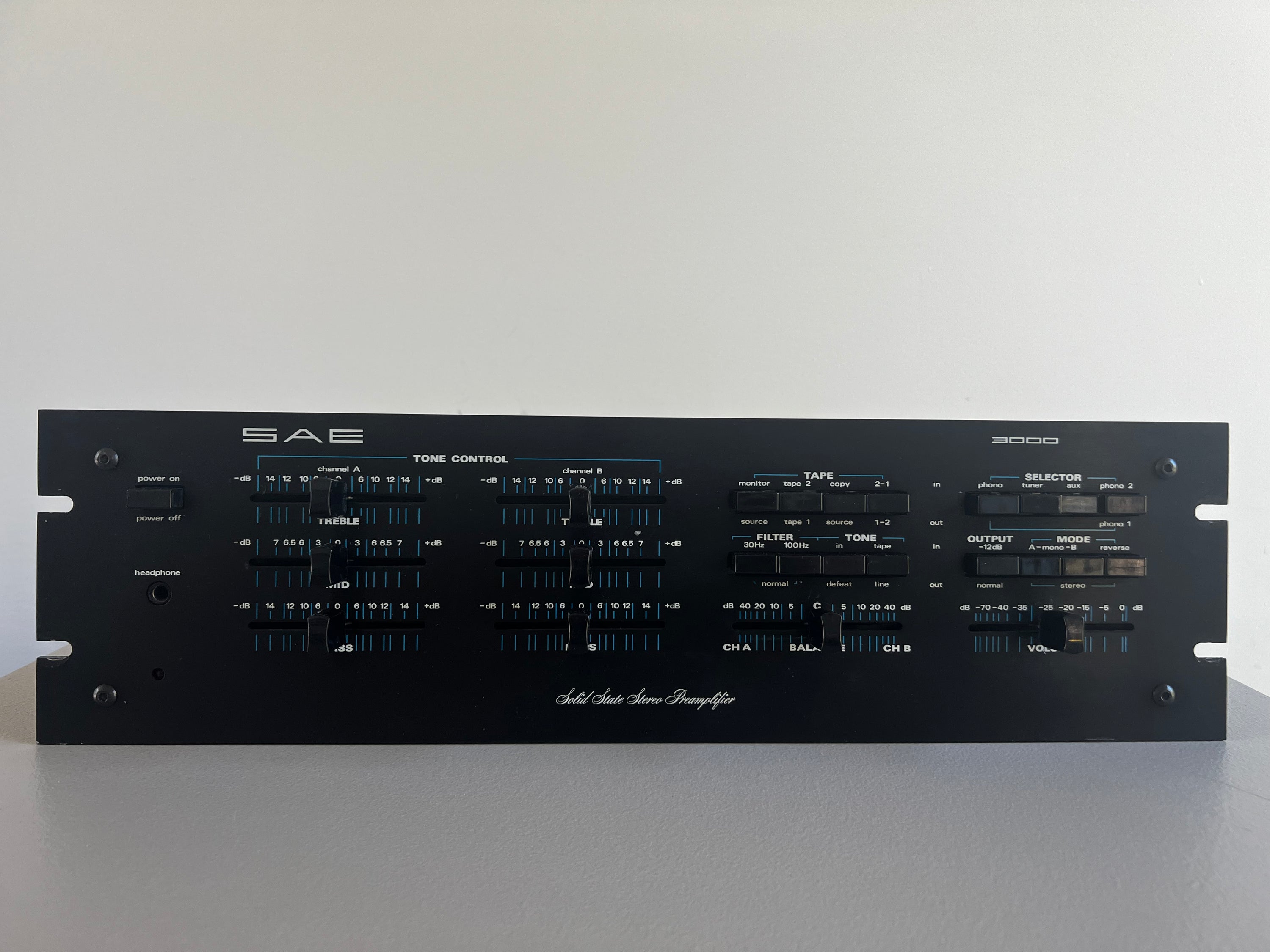 SAE 3000 _Préamplificateur