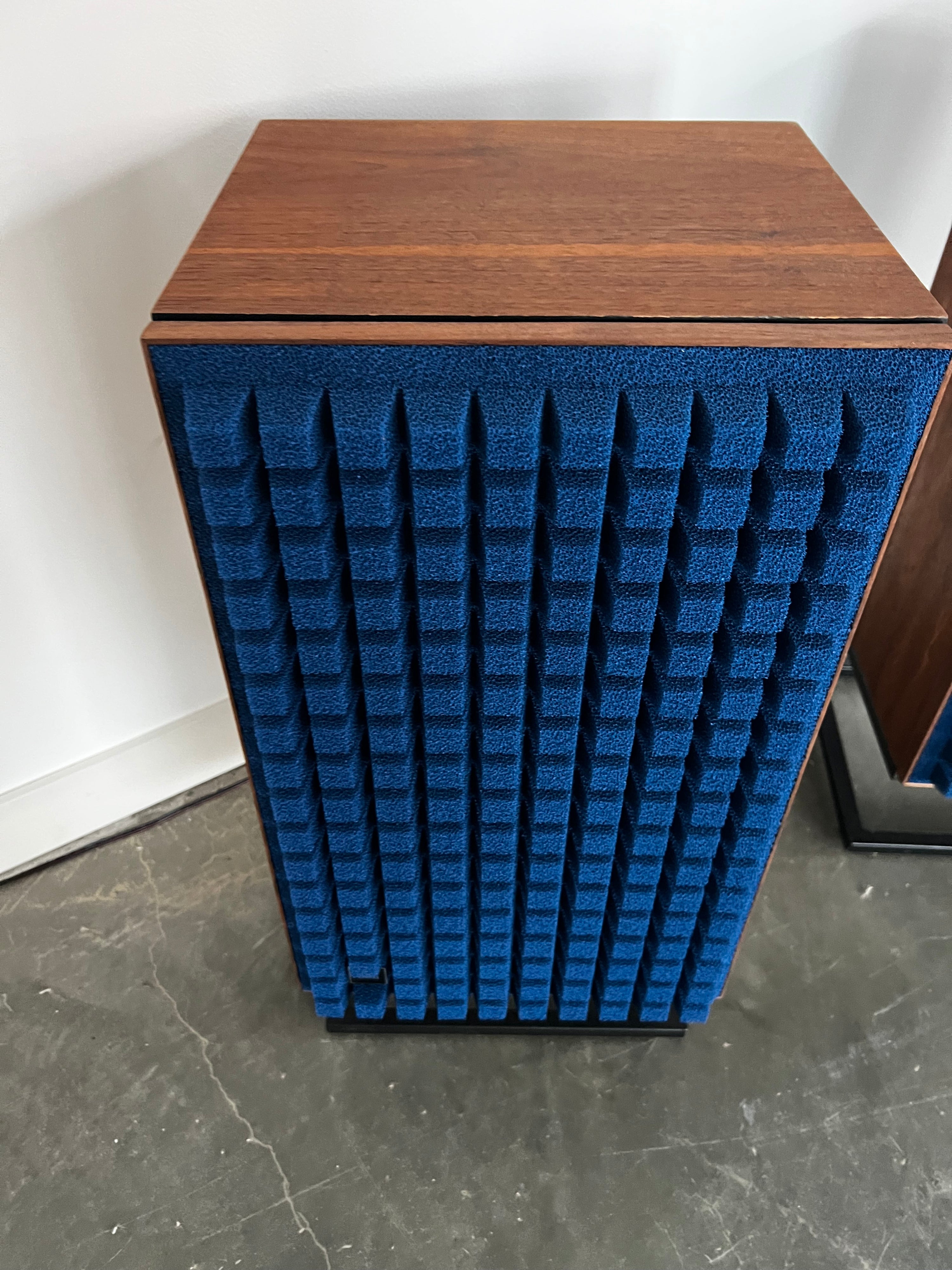 JBL L100 _Haut-Parleurs de plancher (grilles noires)