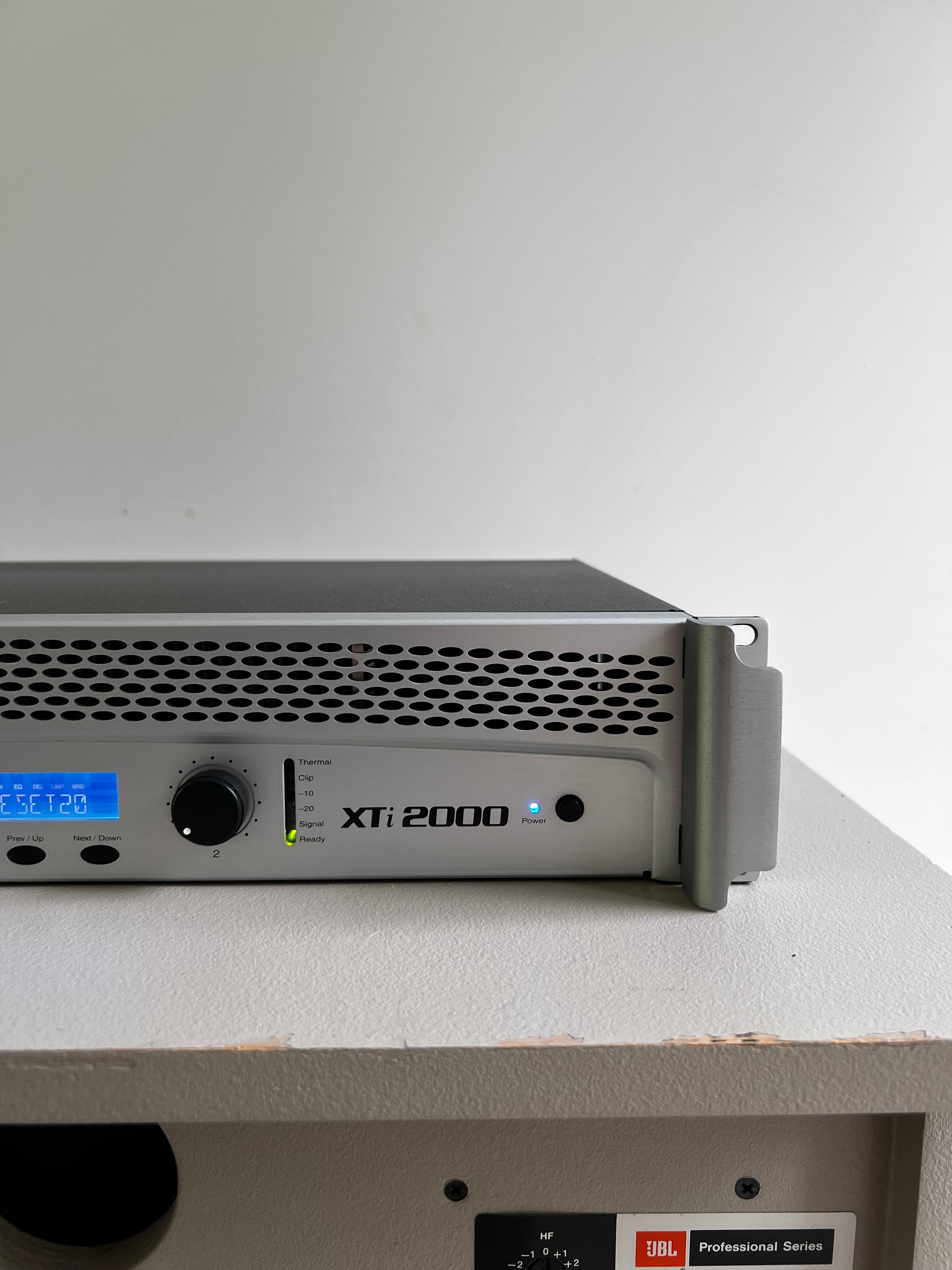 Crown Xti-2000 _Amplificateur de puissance