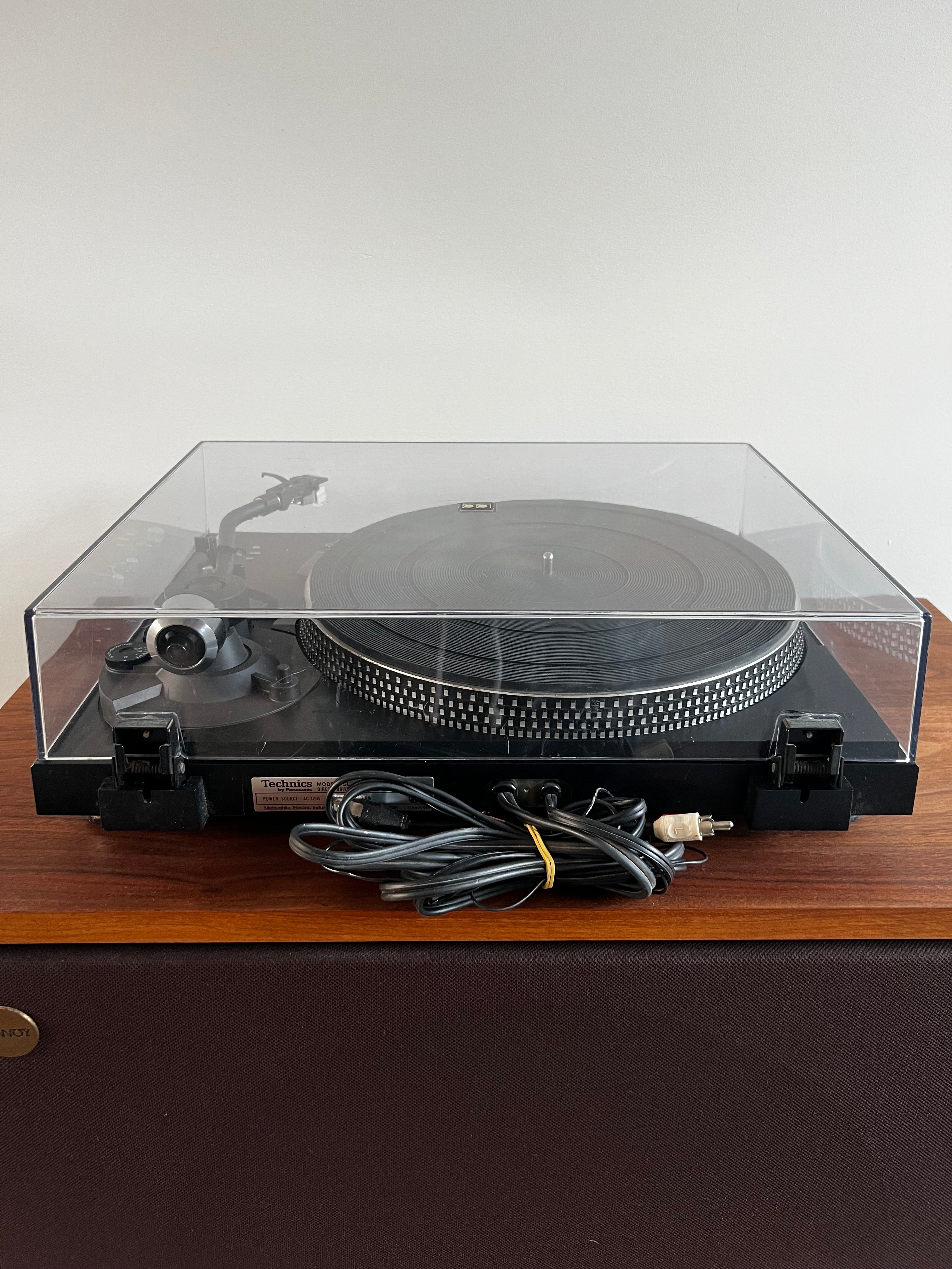 Technics SL-2000 _Table tournante à entraînement direct – image sonore