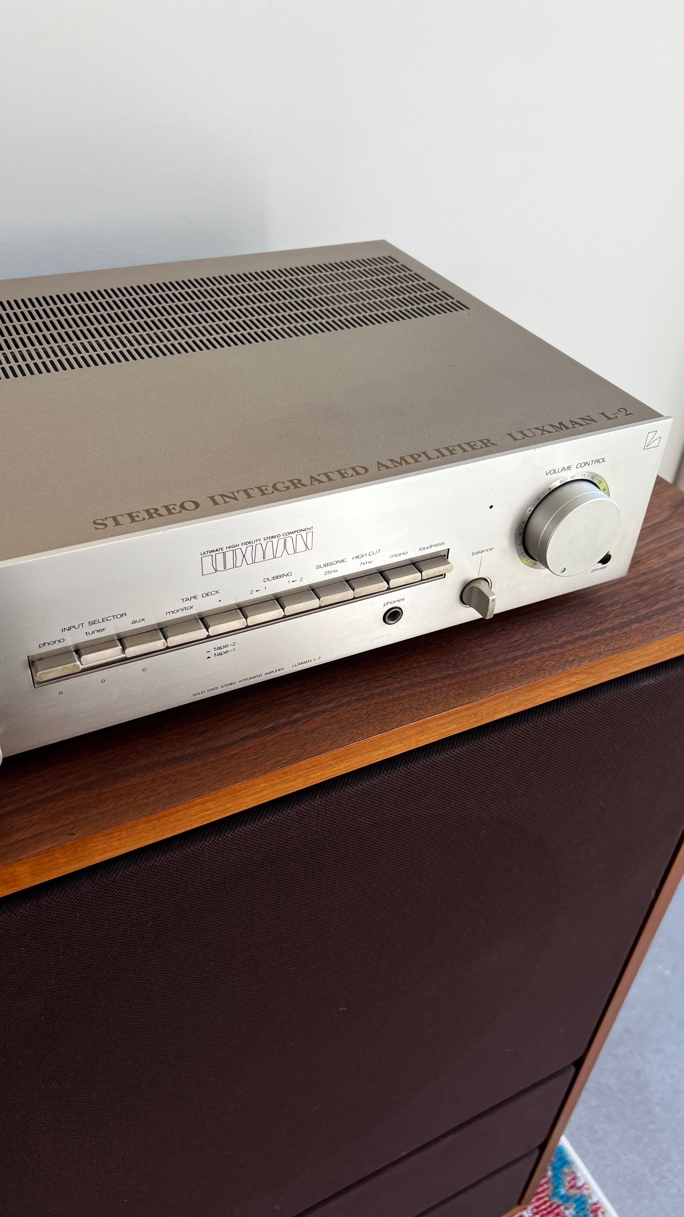 Luxman L-2 - Integrated Amplifier