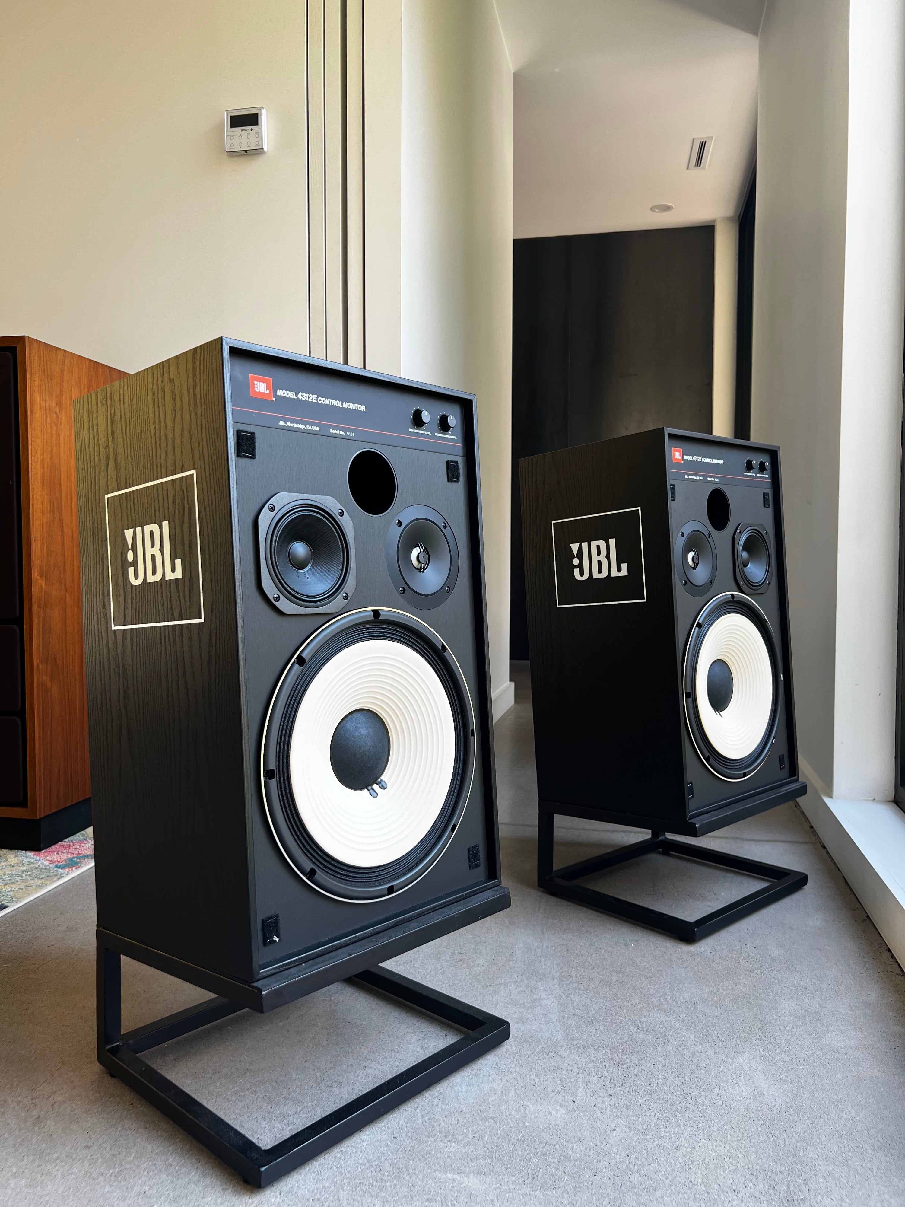 JBL 4312EBK _Haut-Parleurs de plancher