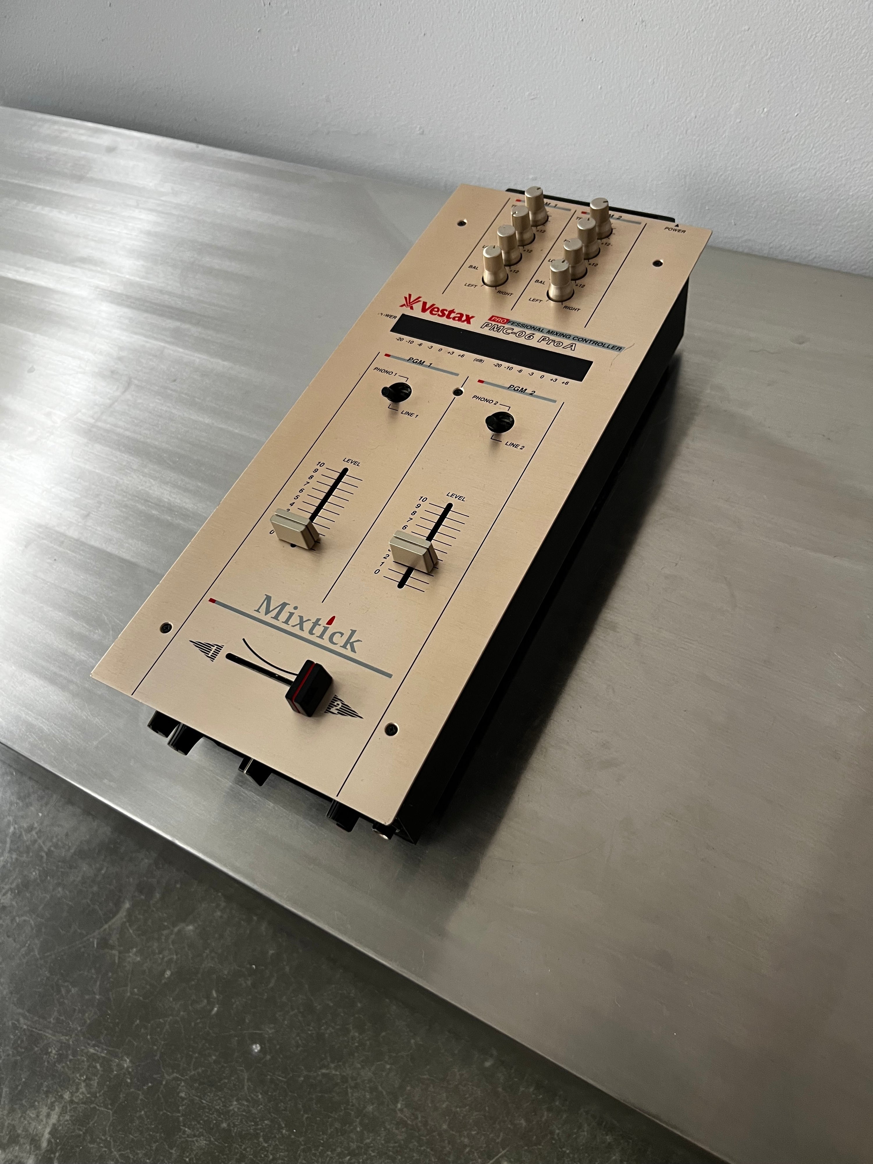 Vestax PMC-06 Pro A _mixeur