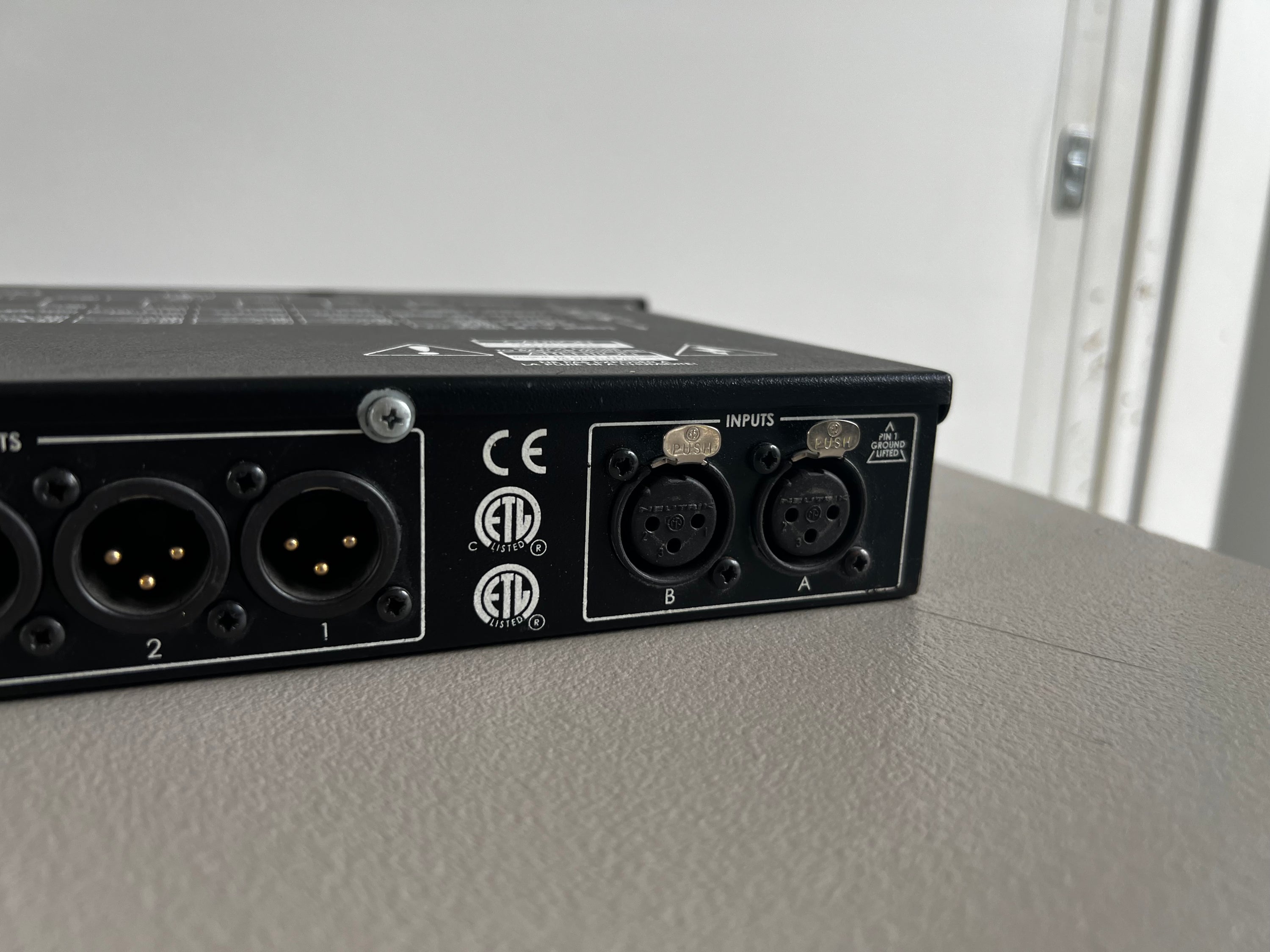 JBL DSC-260 _Processeur digital