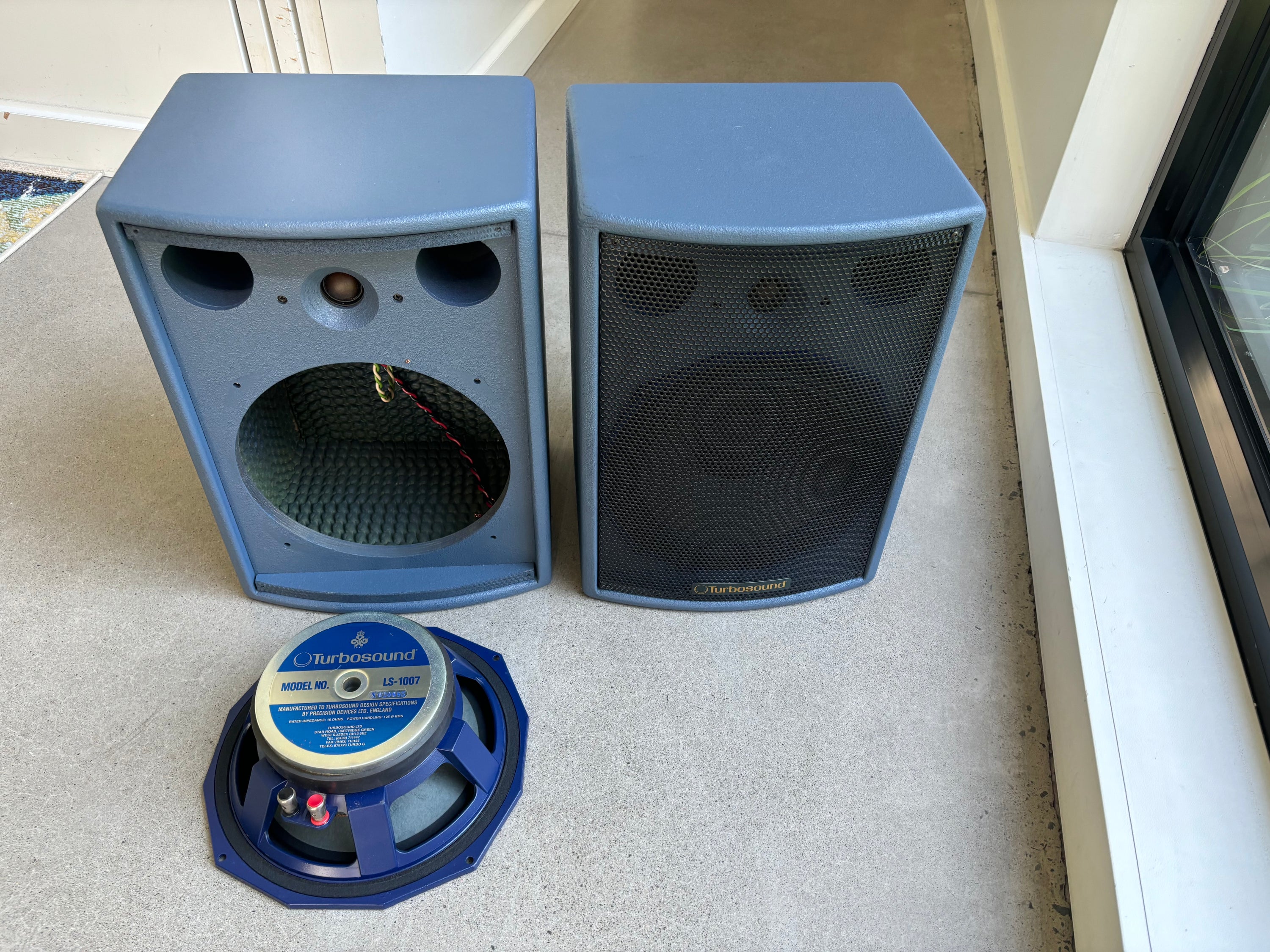 Turbosound TXD-520 (aka Funktion-One F101)_haut-parleurs professionnels