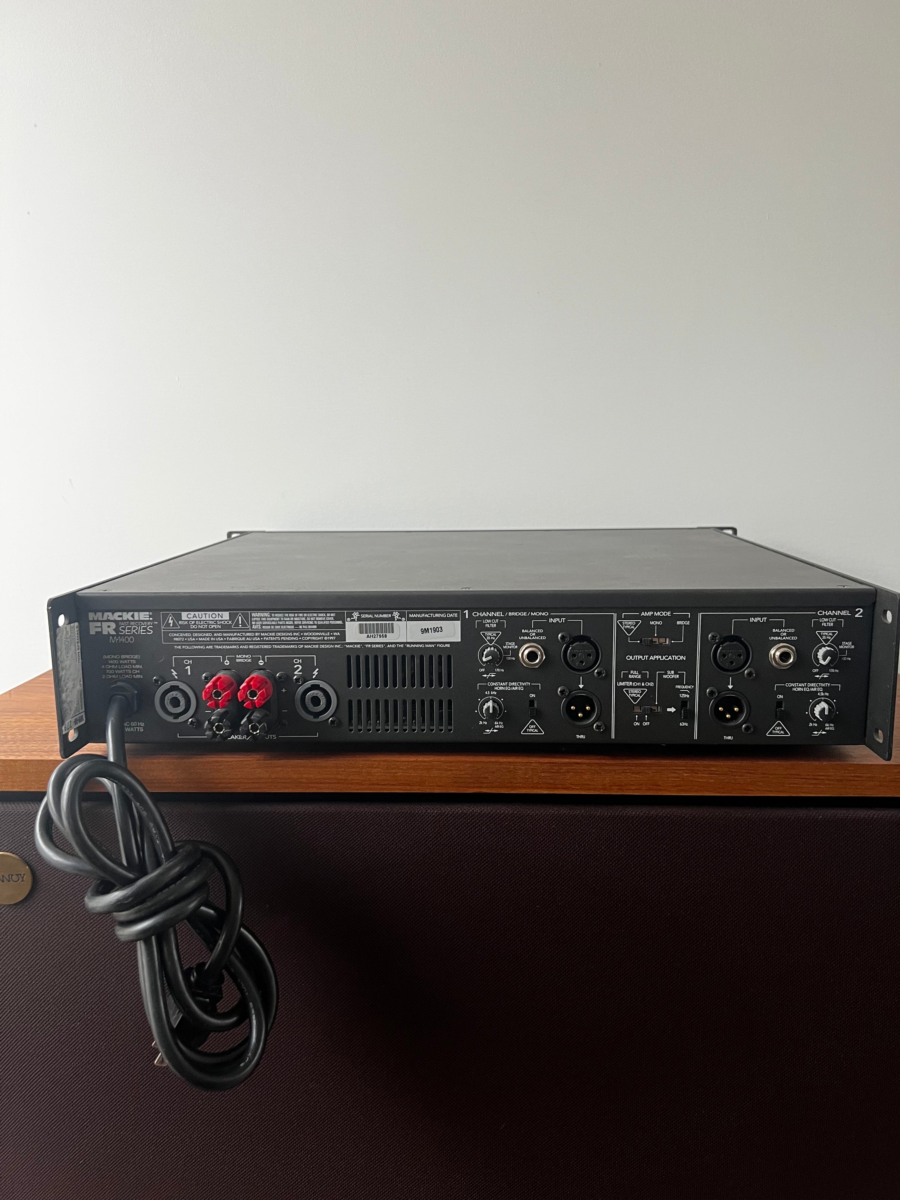 Mackie M1400 _Amplificateur de puissance