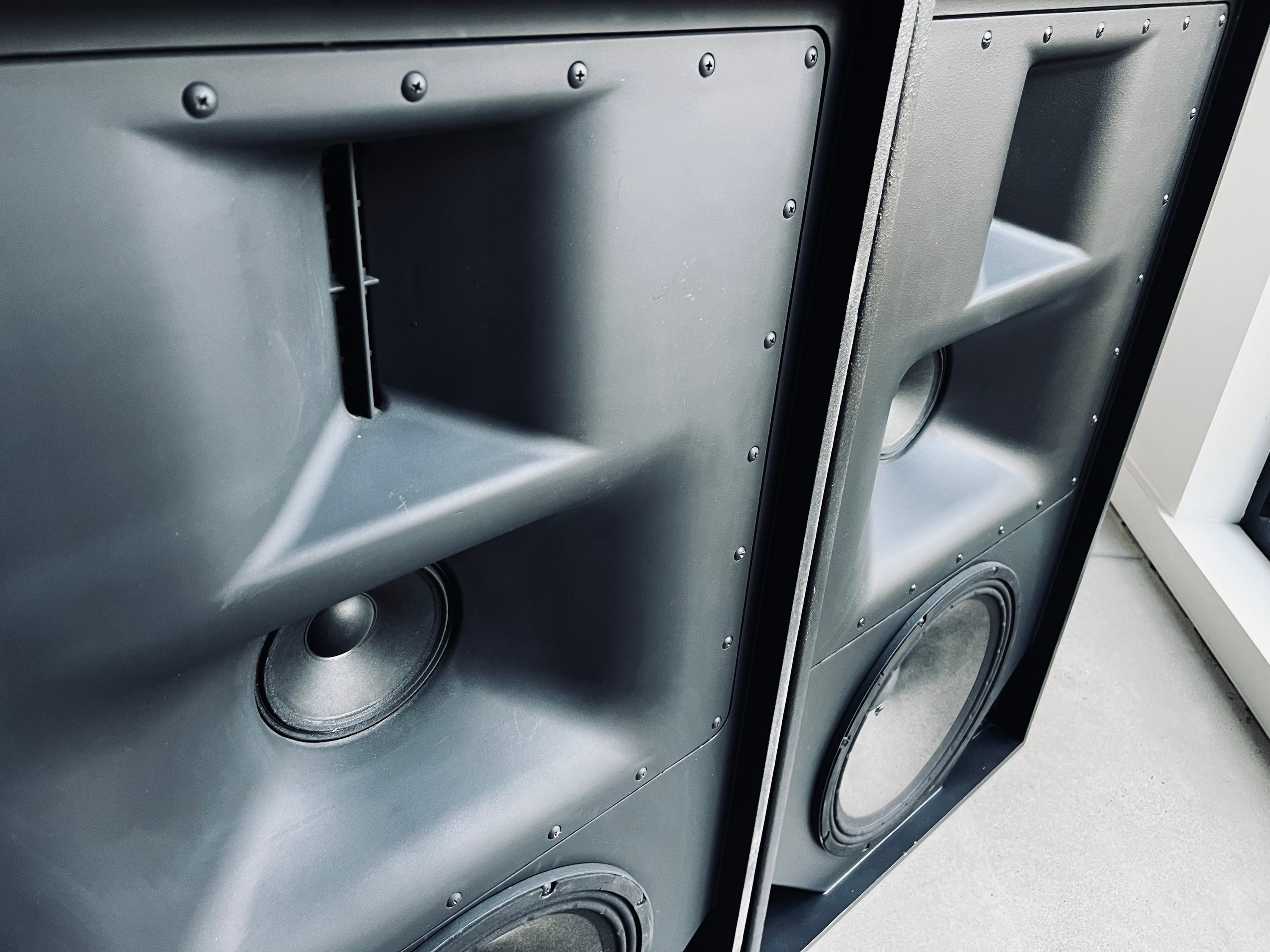 Christie LS1 _Haut-Parleurs de plancher