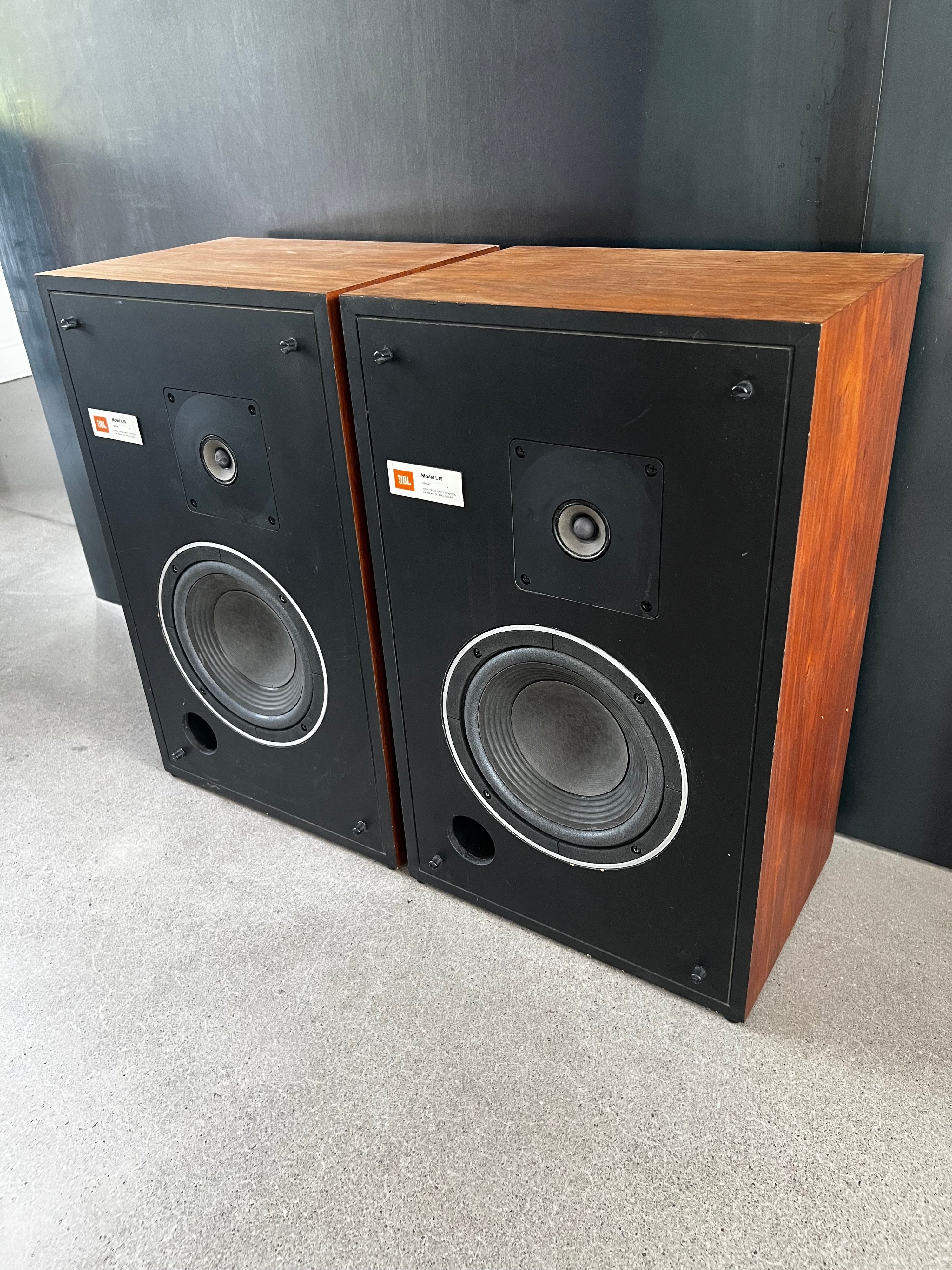 JBL L19 bookshelf speakers