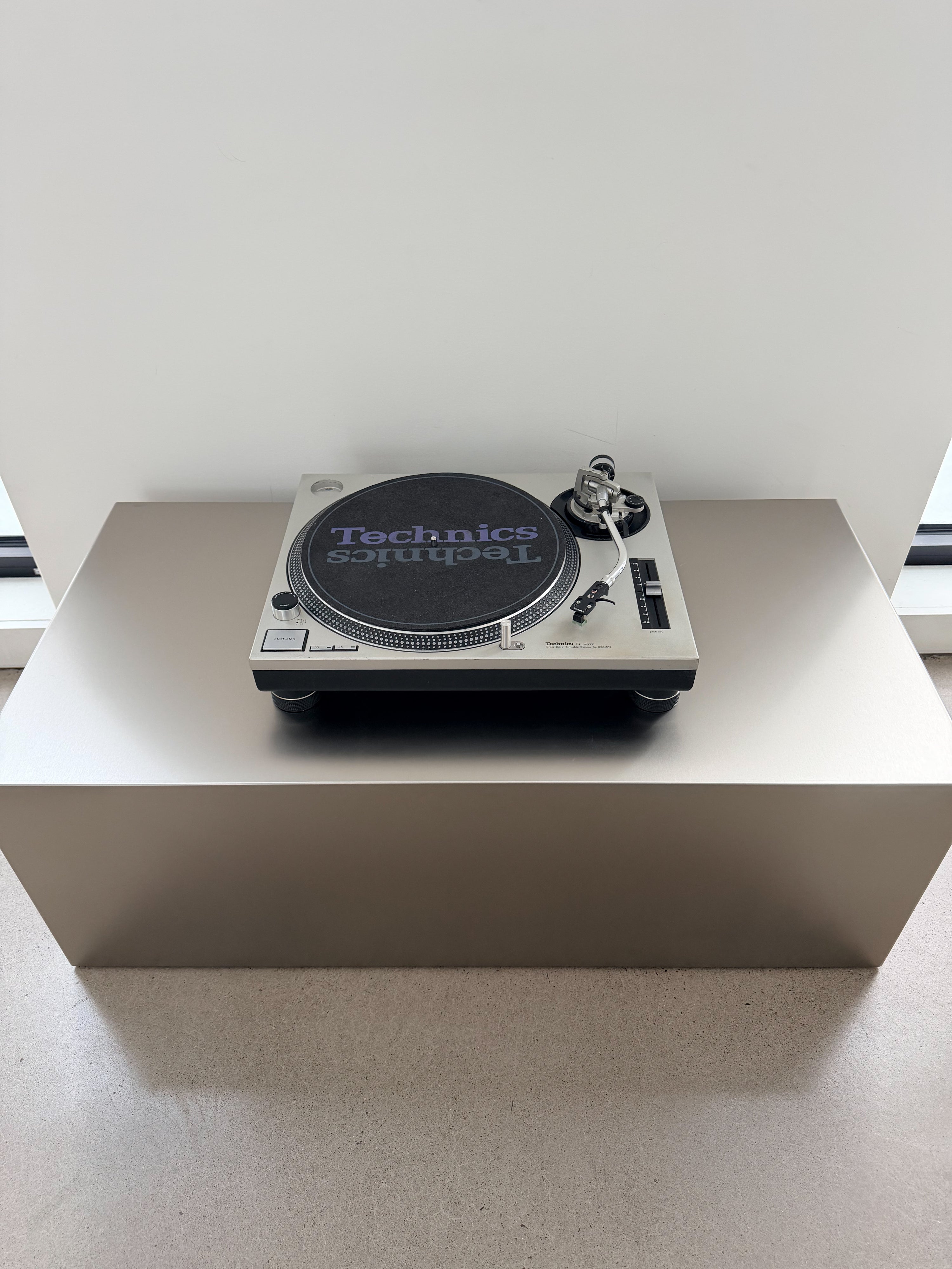 SL-1200 MK2 _Table tournante à entraînement direct