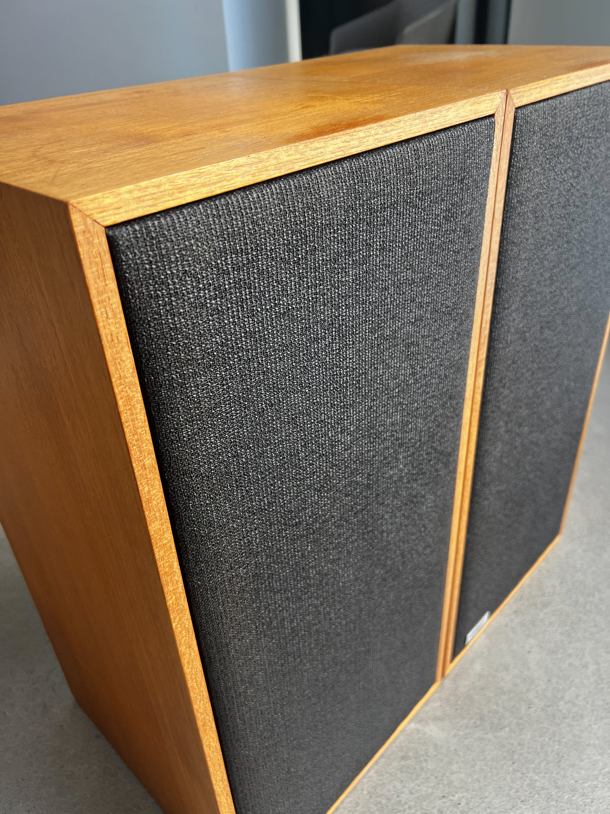 Tangent TM1 _Bookshelf speakers