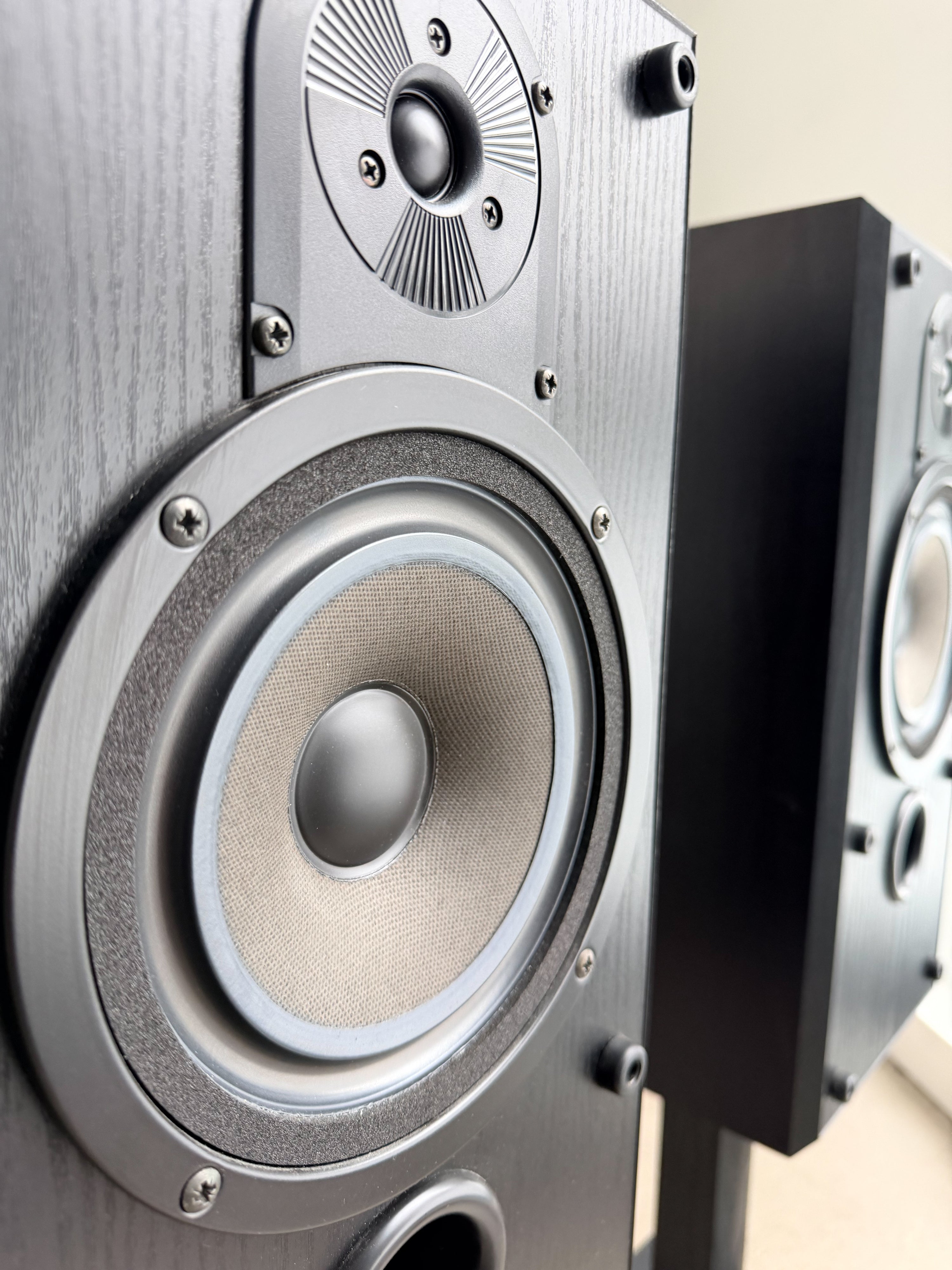 Bowers & Wilkins V202 _Floorstanding speakers
