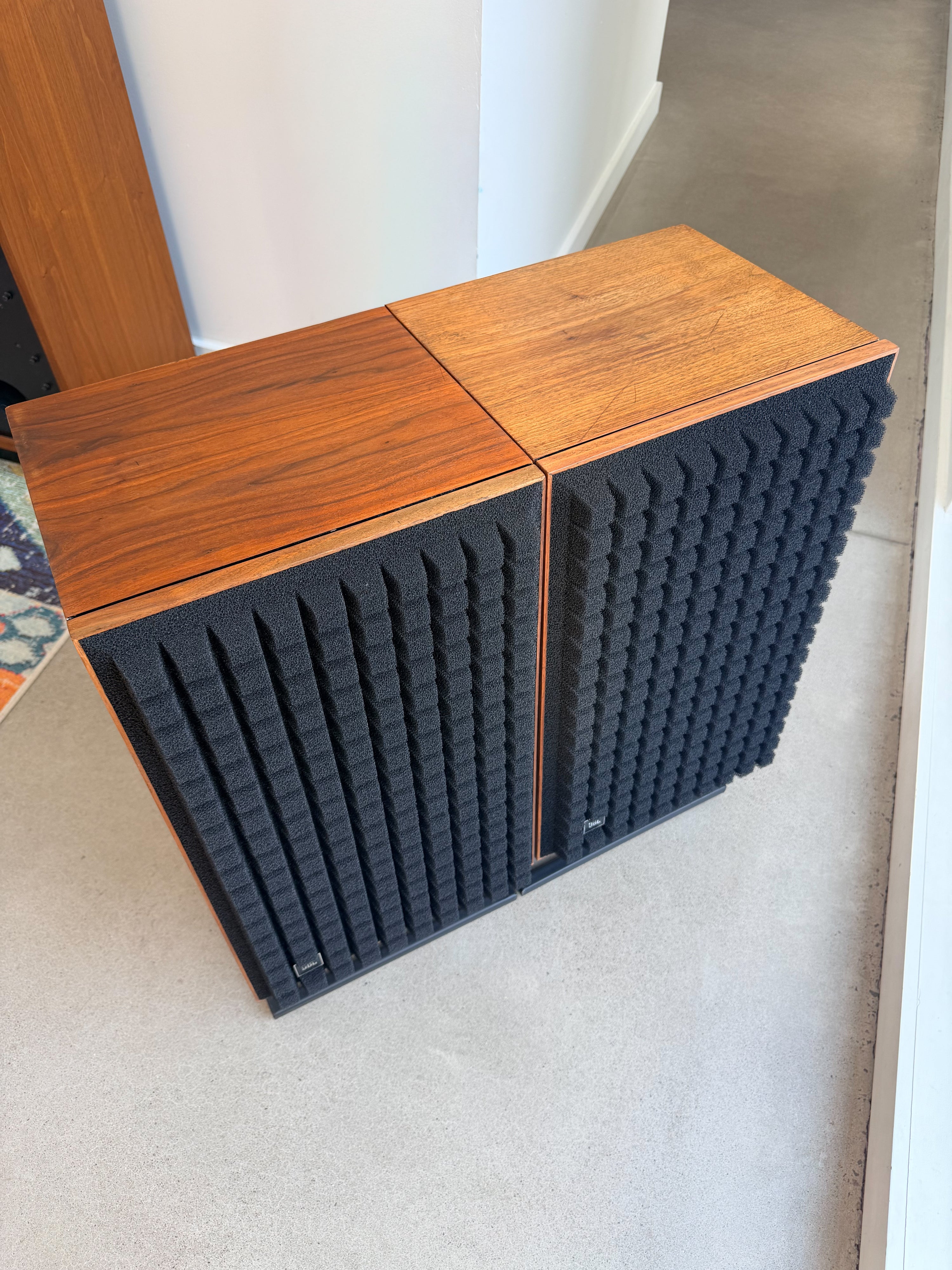 JBL L100 _Floorstanding speakers