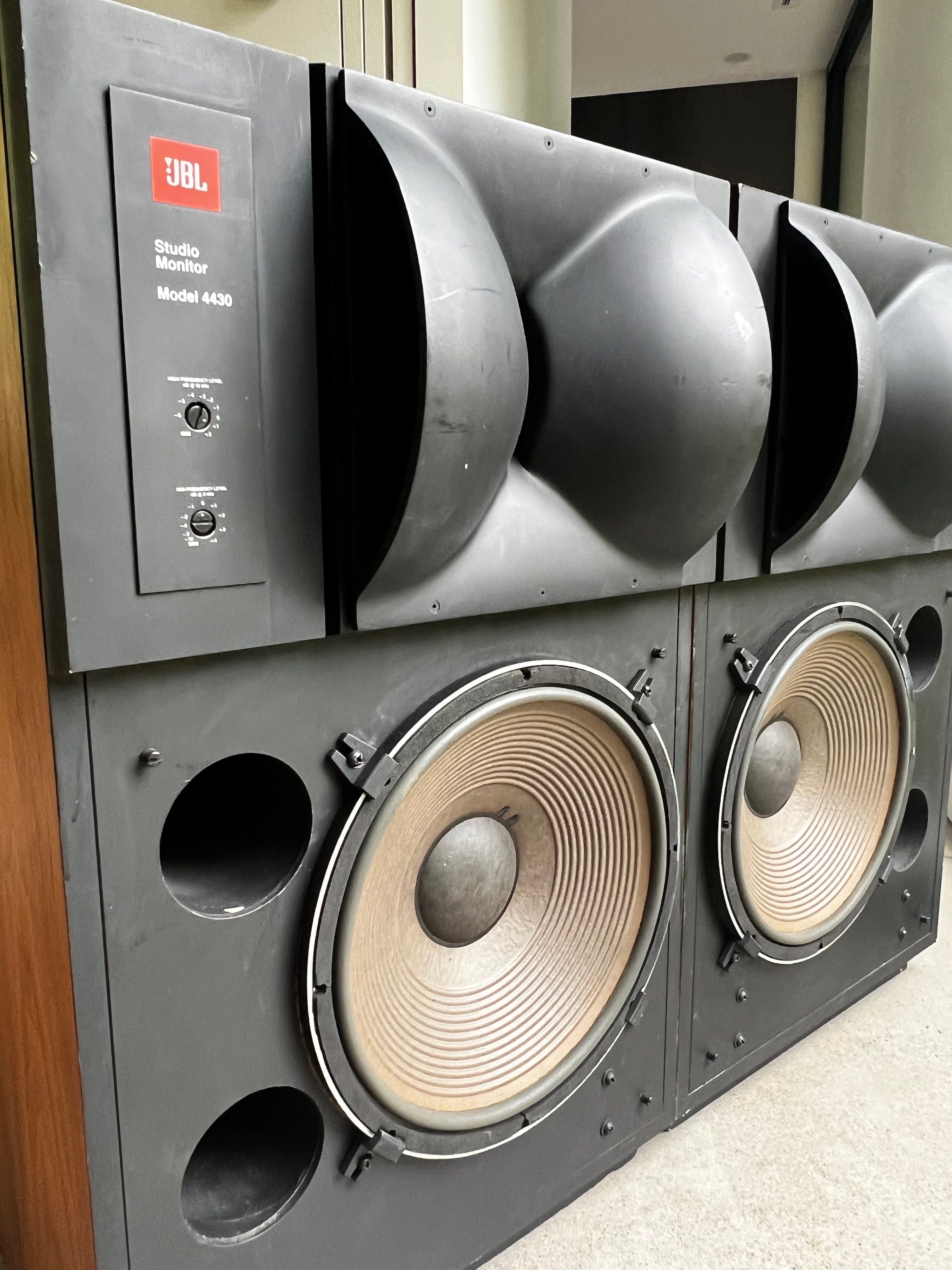 JBL 4430 _Haut-Parleurs de plancher