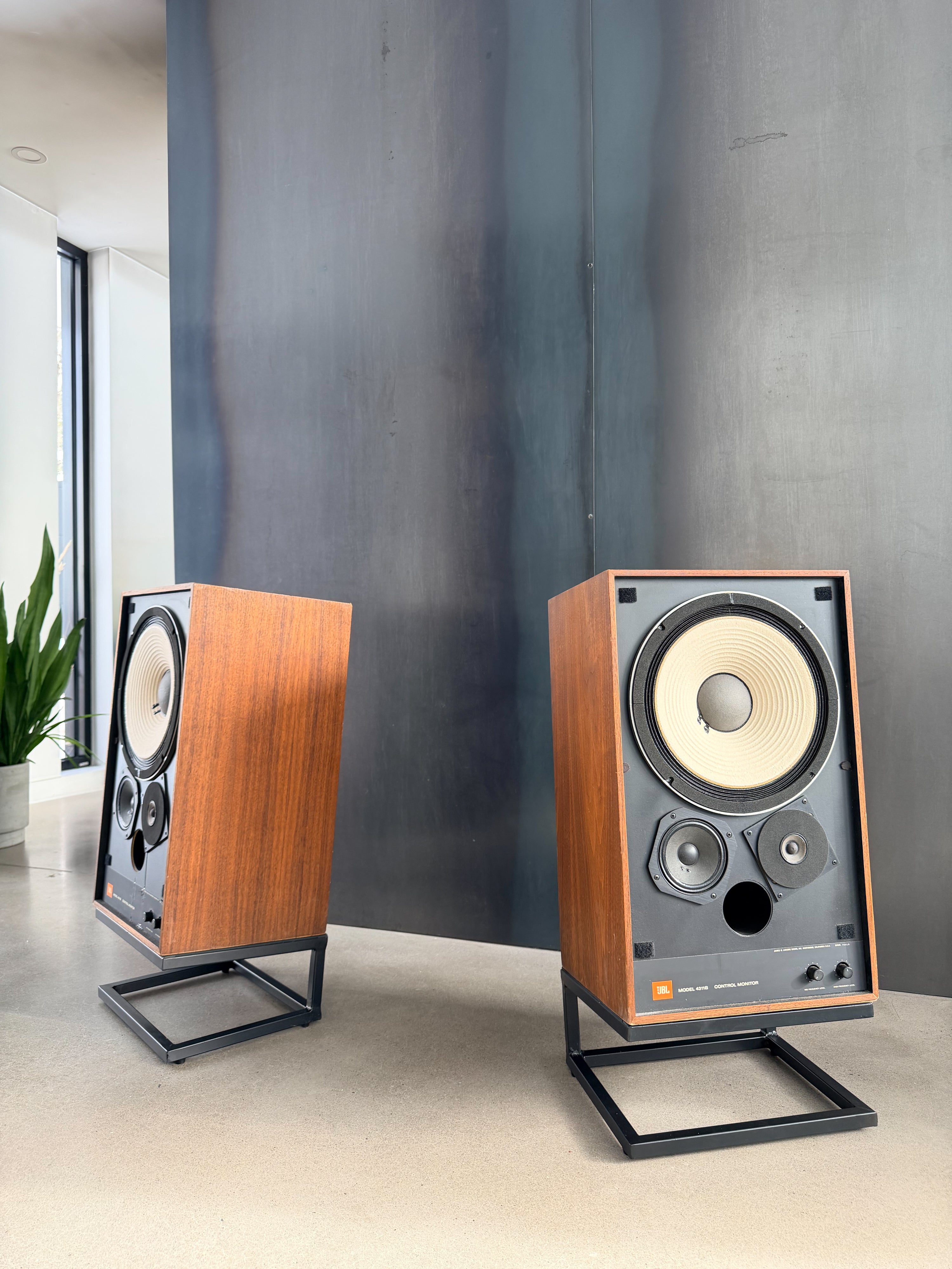 JBL 4311 WX _Floorstanding speakers