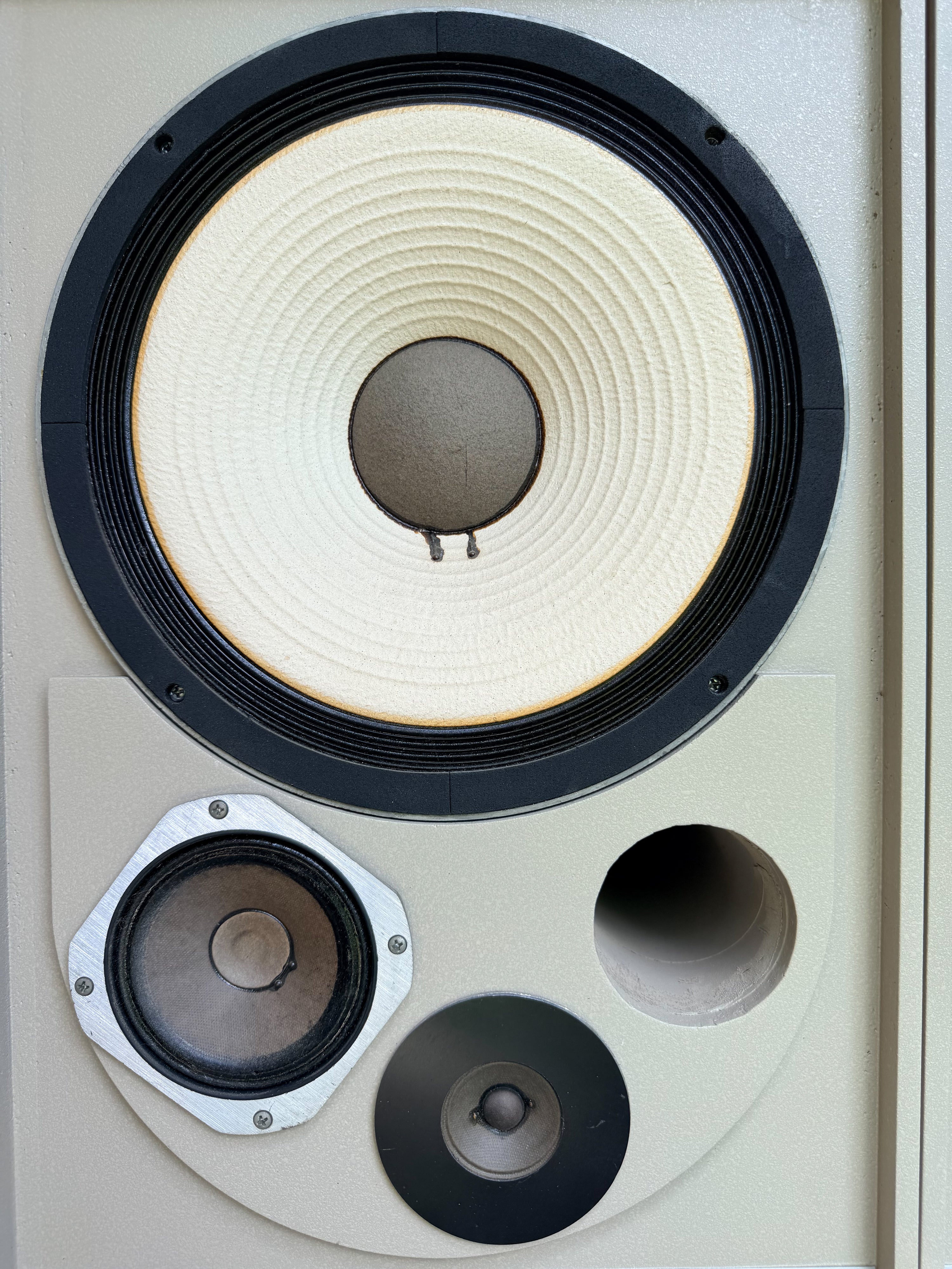 JBL 4310 _Floorstanding speakers