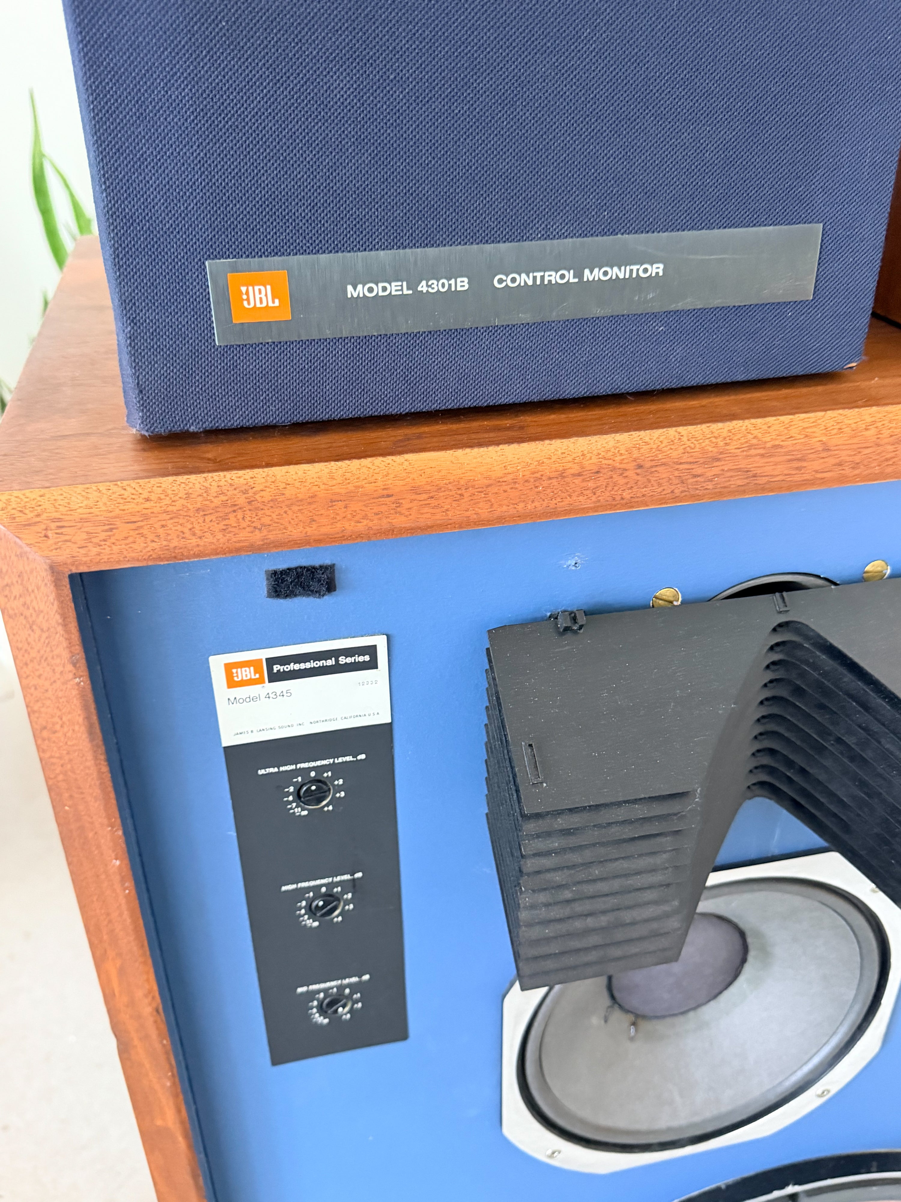 JBL 4301B  _Haut-parleurs d’étagère