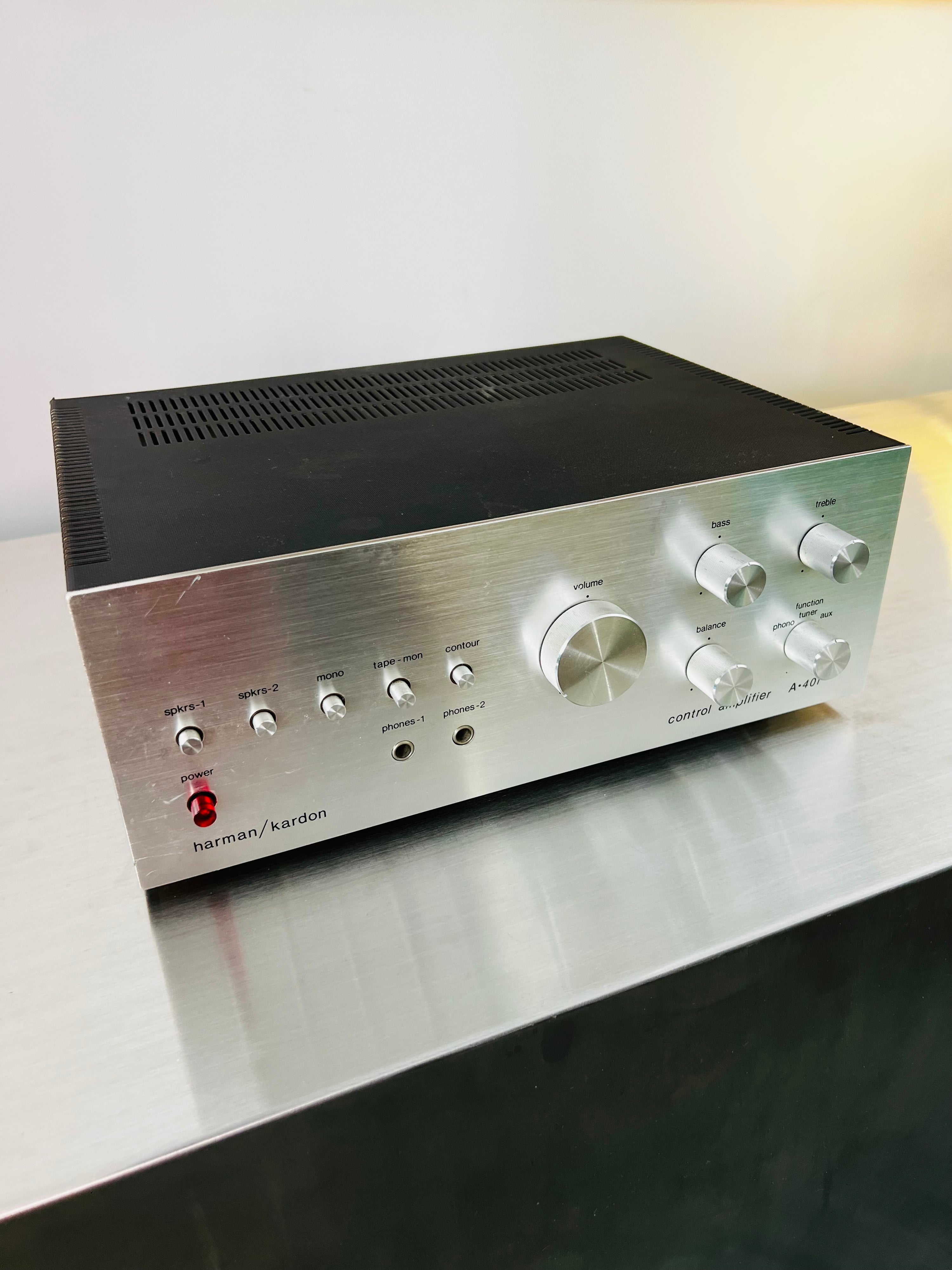 Harman Kardon A-401 integrated amplifier