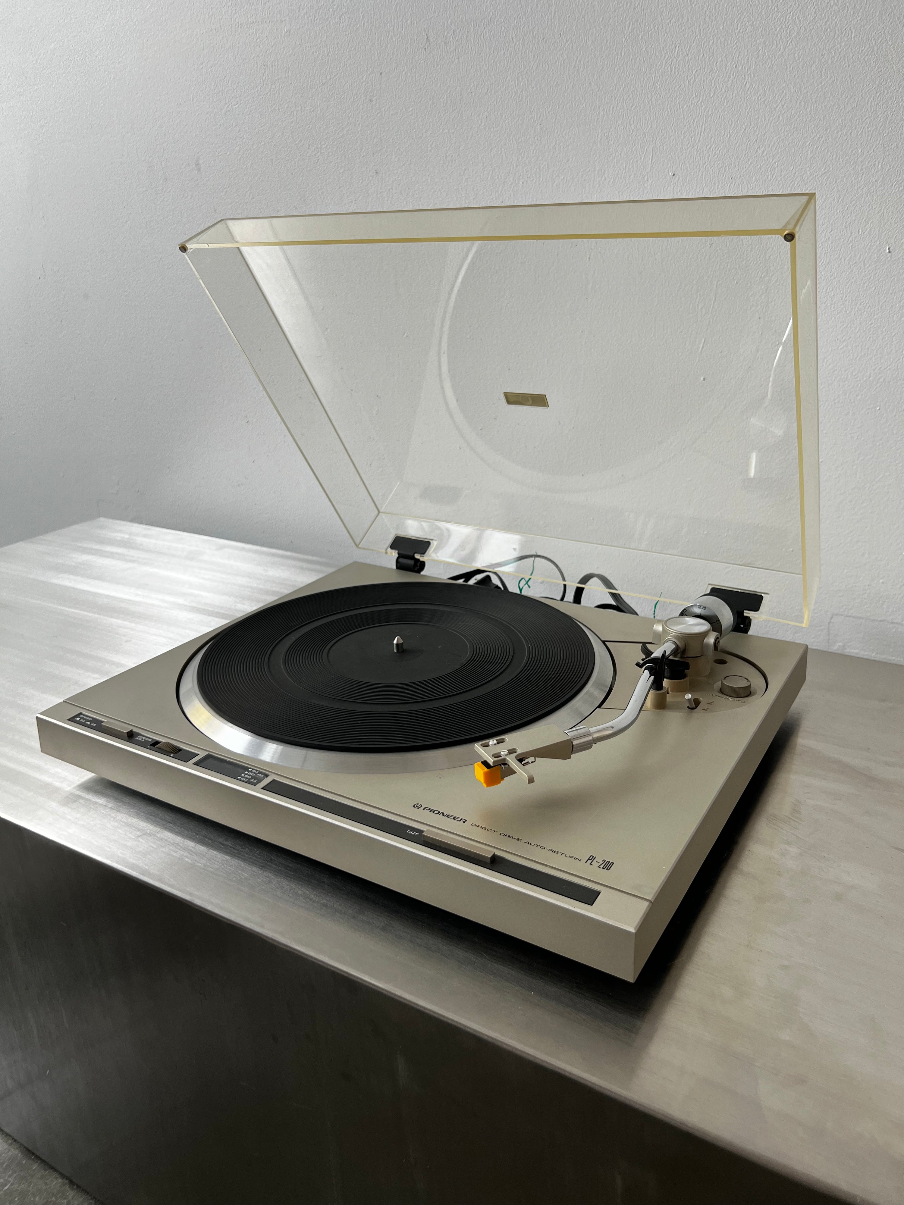 Pioneer PL-200 _Table tournante à entraînement direct