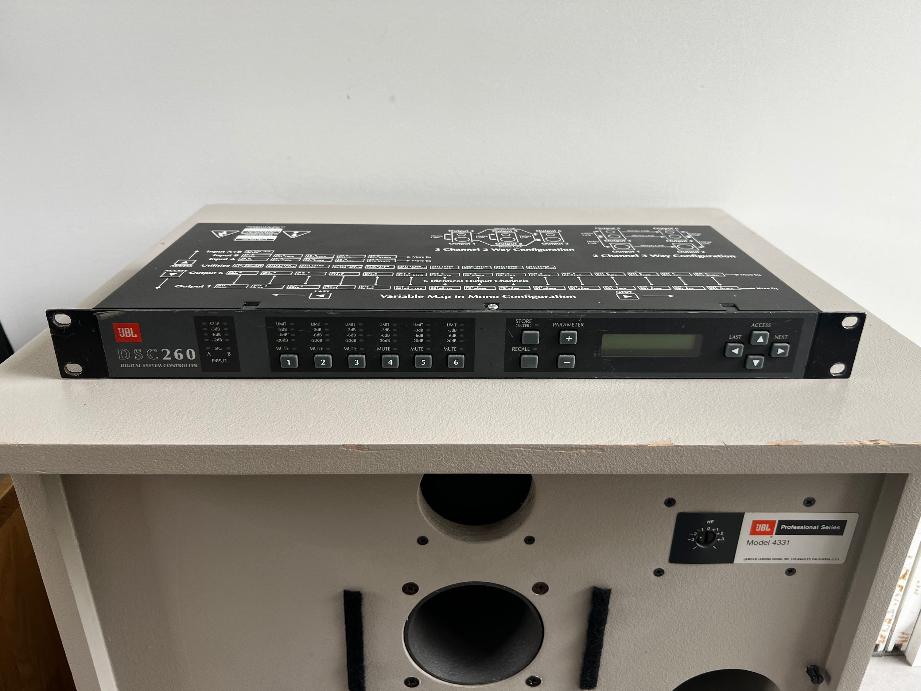 JBL DSC-260 _Processeur digital