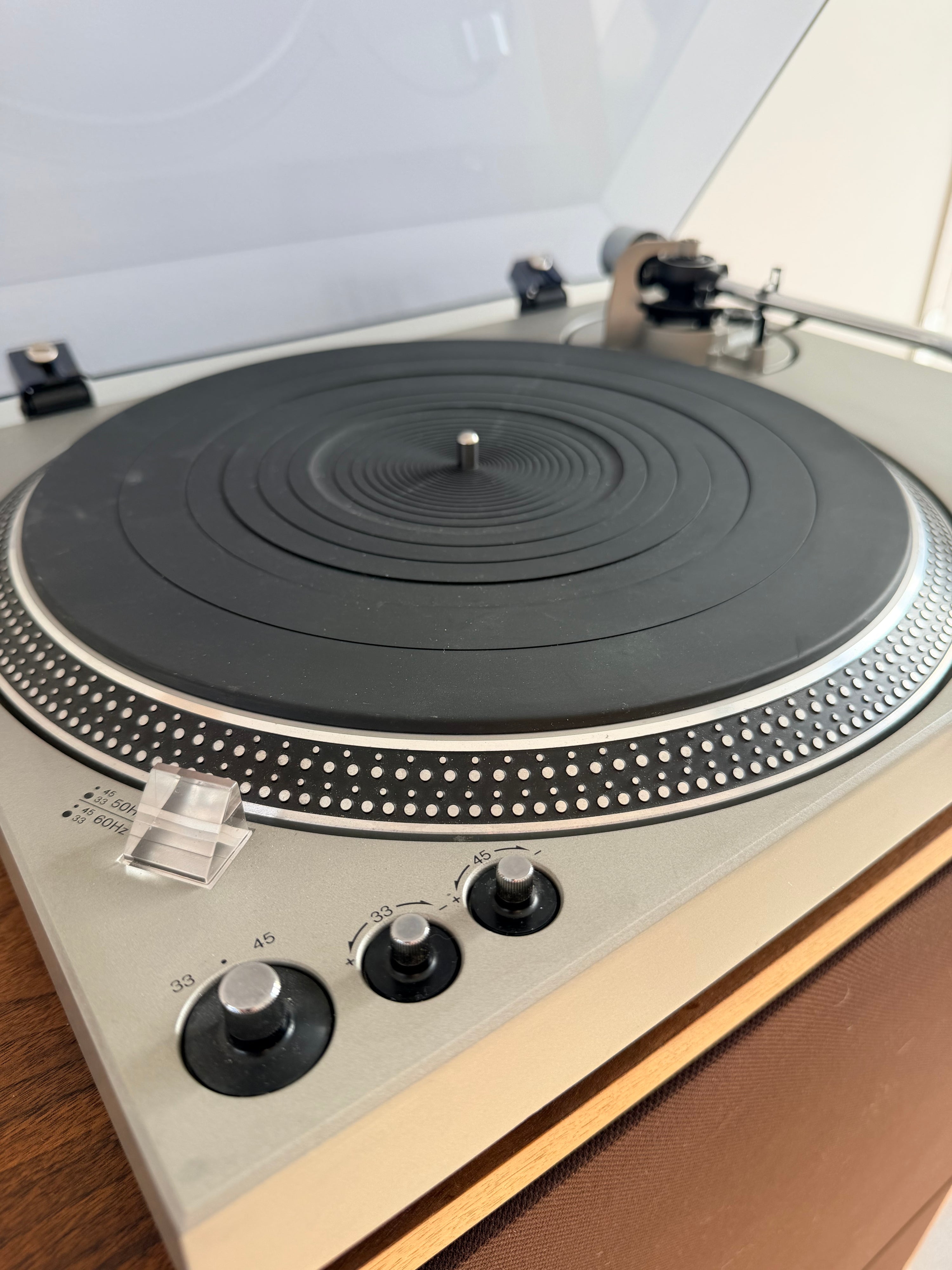 Techinics SL-1800 MK1 _Table tournante à entraînement direct
