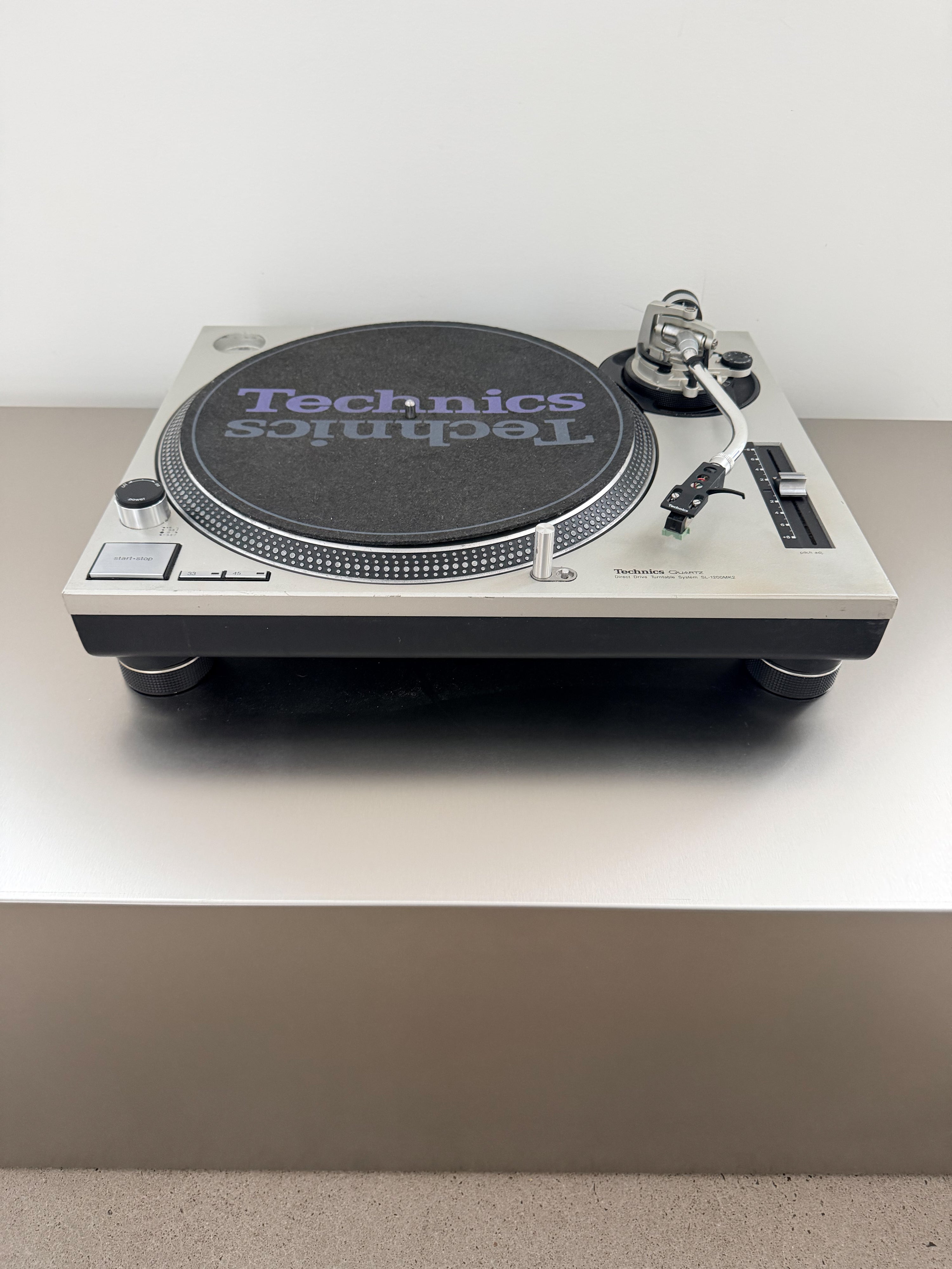 SL-1200 MK2 _Table tournante à entraînement direct