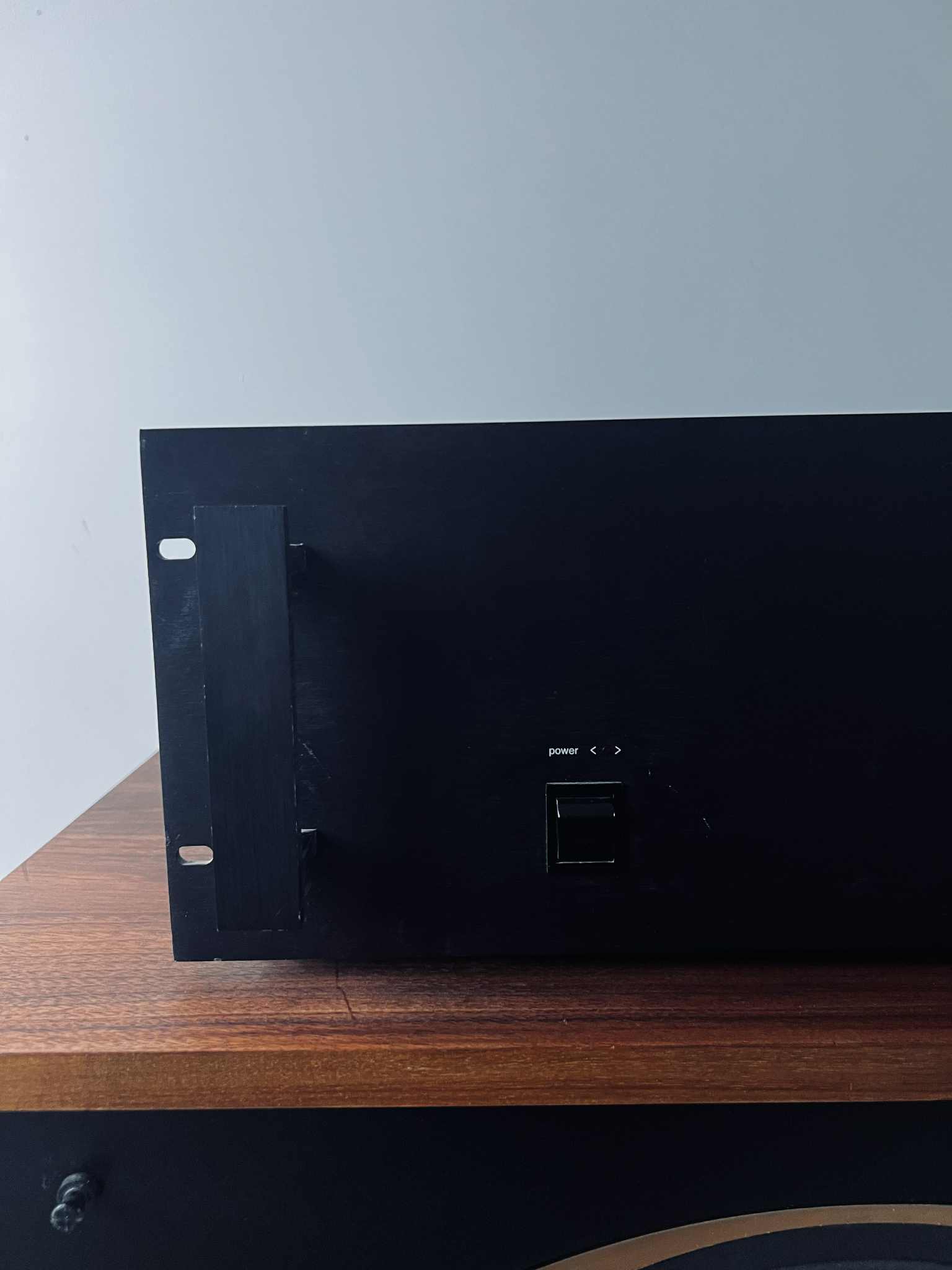 Adcom GFA-555 i _Amplificateur de puissance