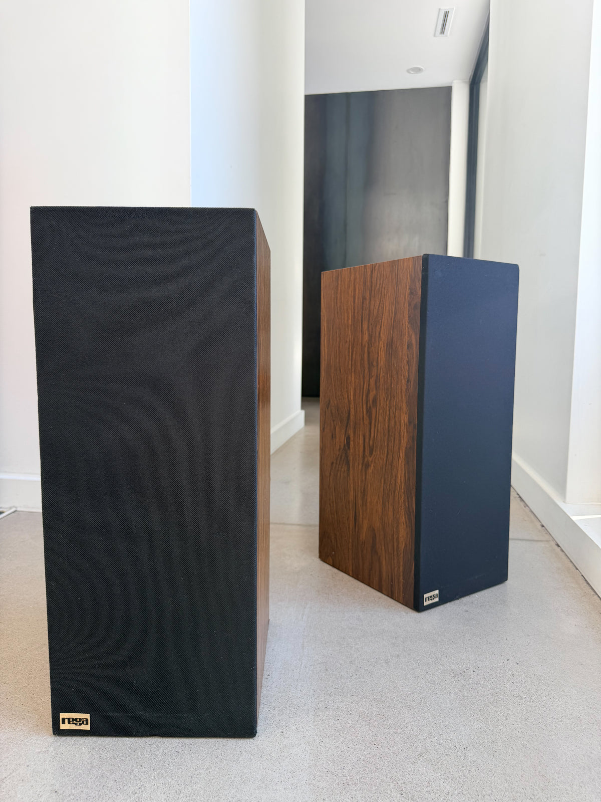 Rega Model 2 _Bookshelf speakers
