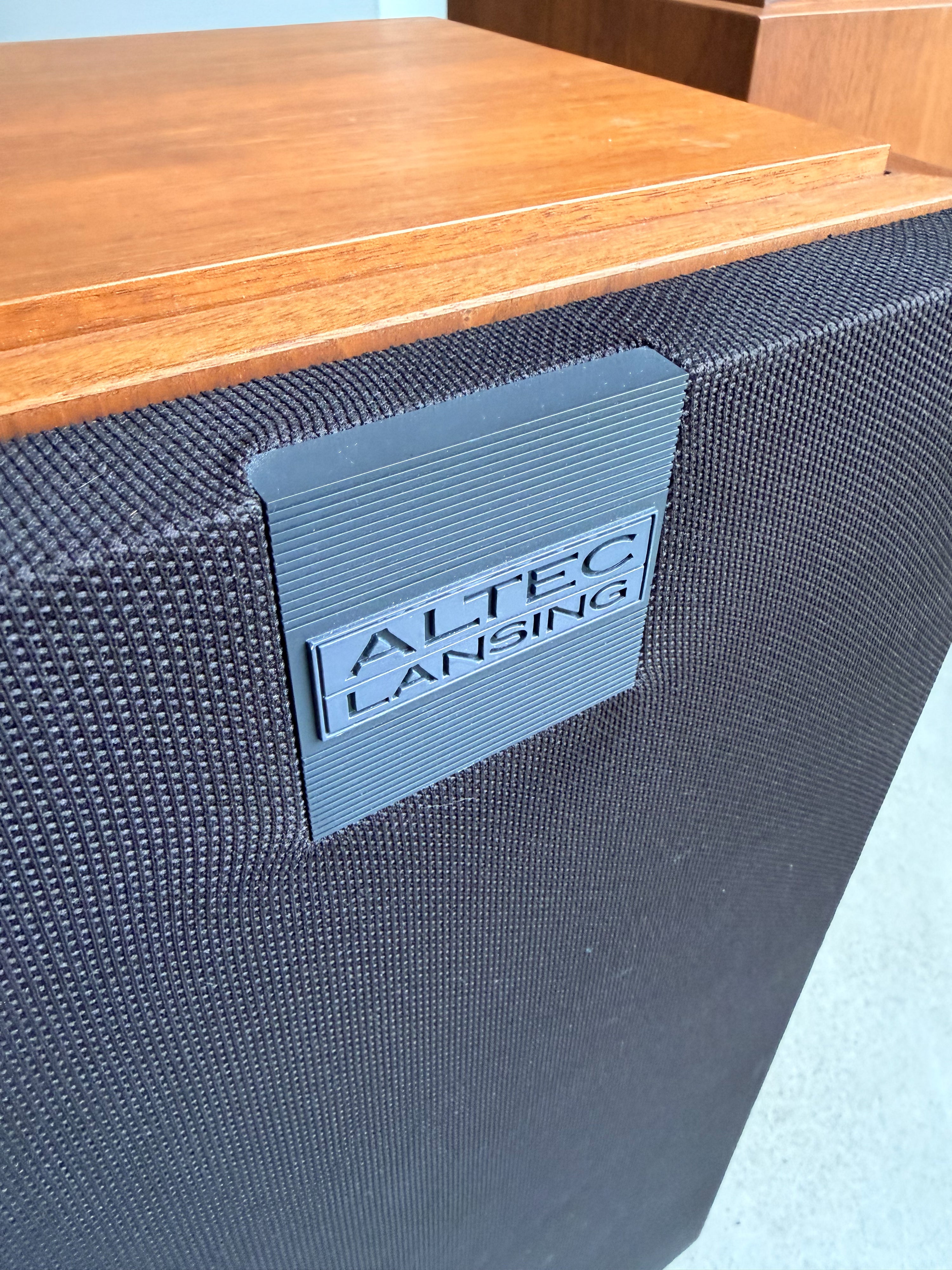 Altec 205 _Floorstanding Speakers
