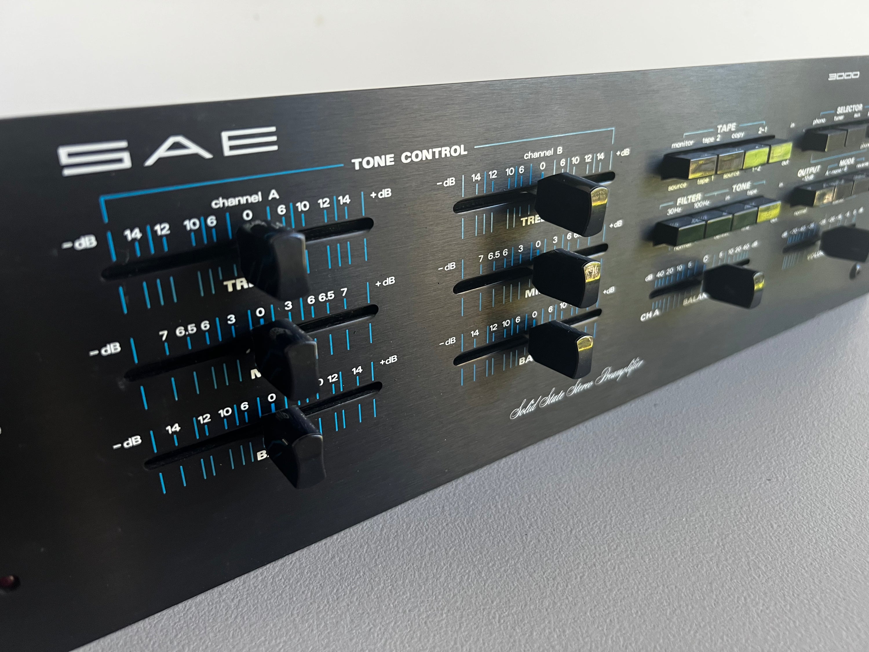 SAE 3000 _Préamplificateur